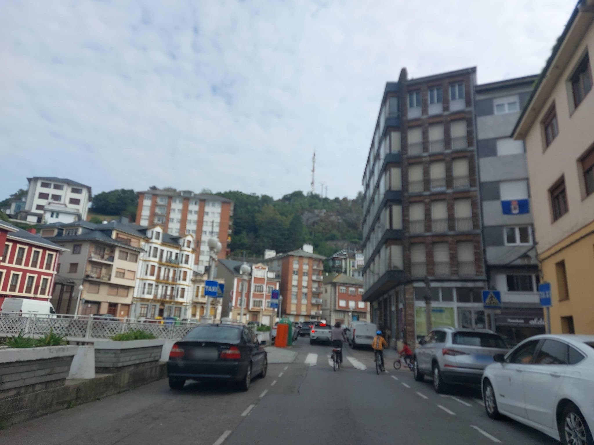 Street view near Hostal Oria, Navia — © 5rmft (CC BY-SA · Mapillary)