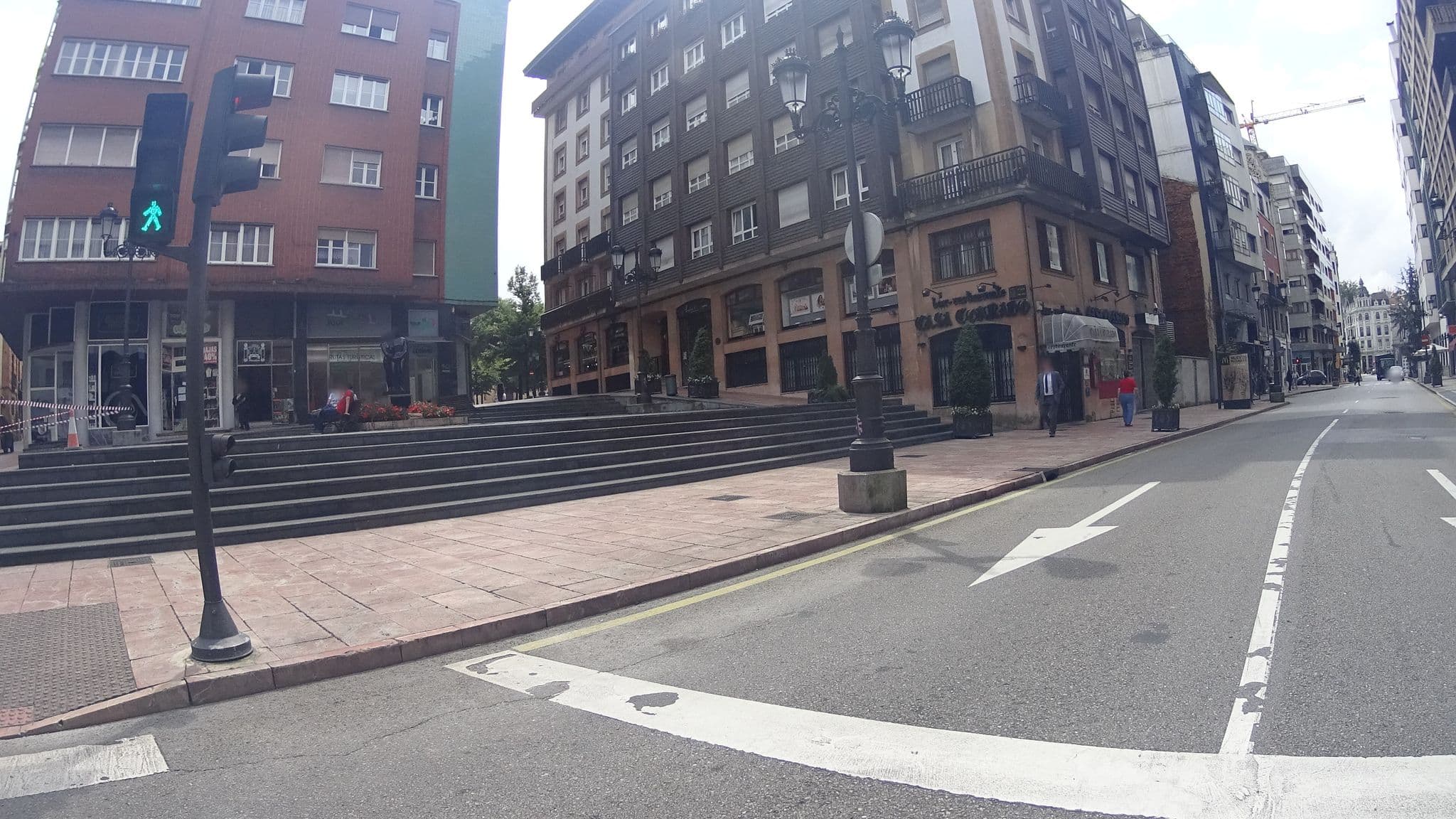Street view near Gran Hotel España, Oviedo — © robertogeb (CC BY-SA · Mapillary)