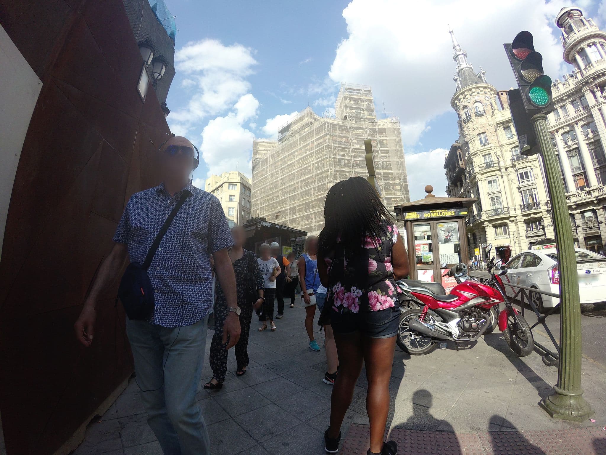 Street view near Hostal Veracruz II, Madrid — © angoca (CC BY-SA · Mapillary)