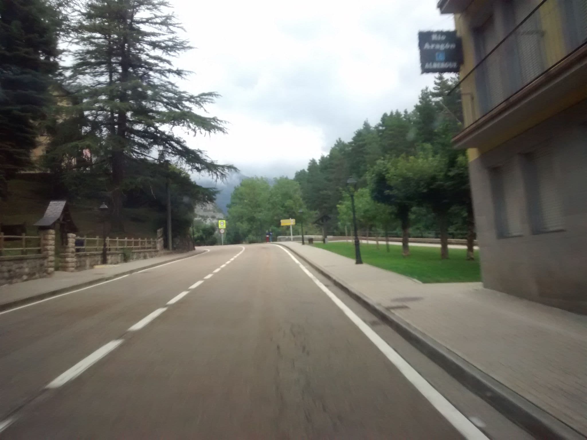 Street view near Albergue Río Aragón, Sallent de Gállego