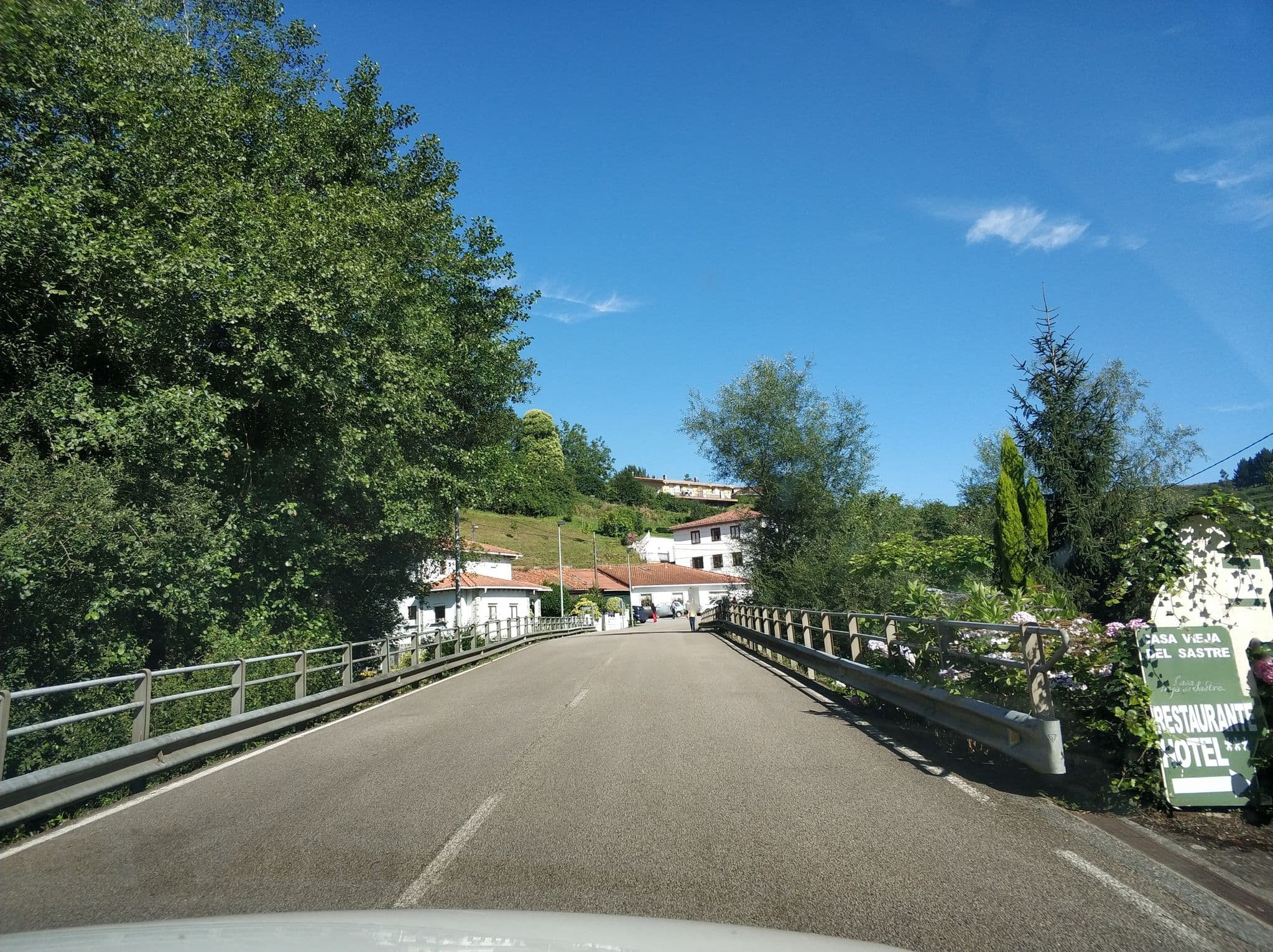 Street view near Hostal Paulino, Cudillero — © sanchi (CC BY-SA · Mapillary)