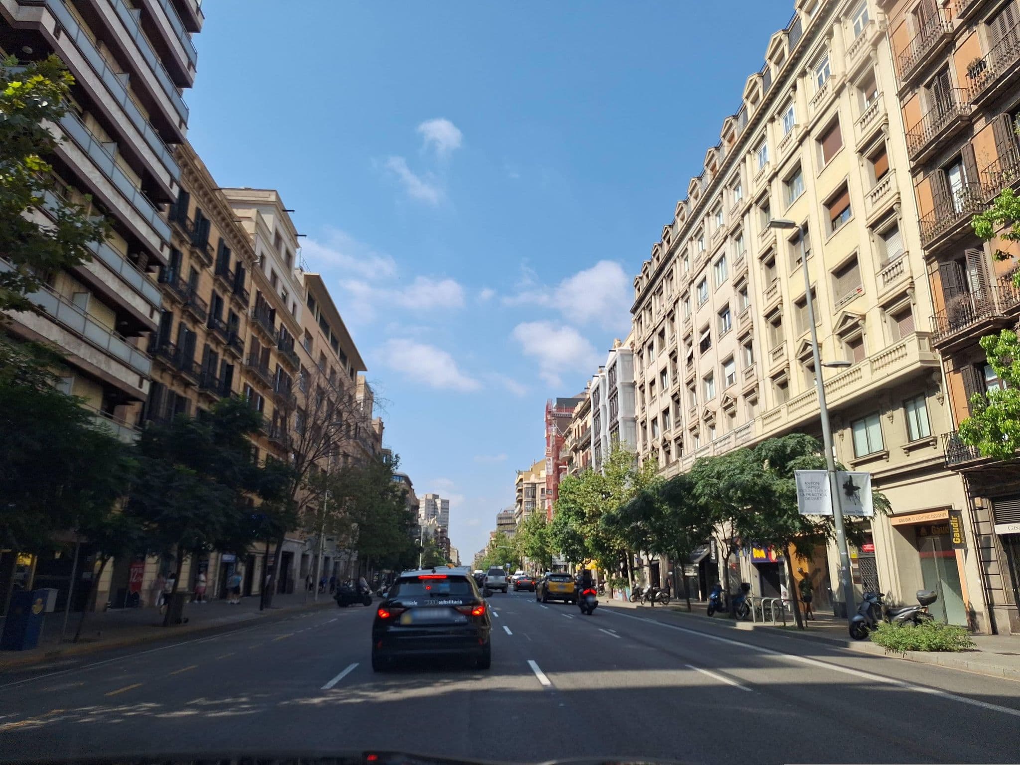 Street view near HCC Taber, Eixample — © Albergarri788 (CC BY-SA · Mapillary)