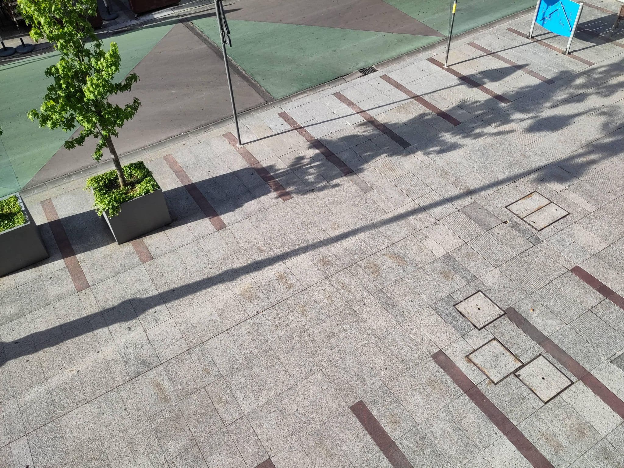 Street view near Pensión Blanca B&B, León — © marcuscalabresus (CC BY-SA · Mapillary)