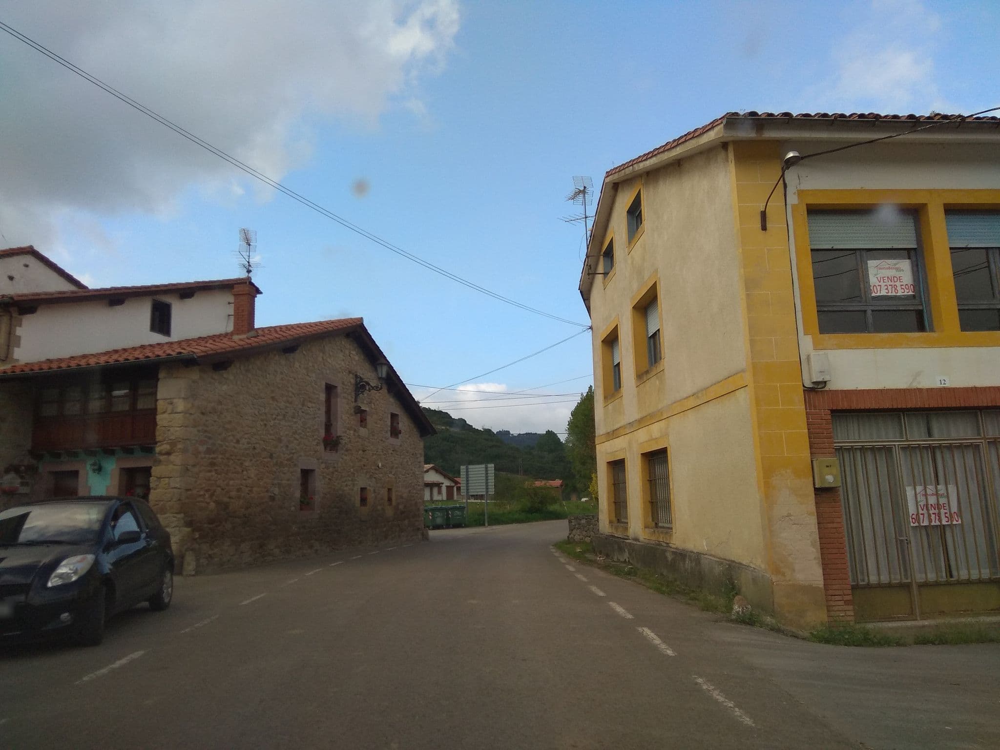 Street view near Casa Rural La Cocina, San Vicente de la Barquera — © egofer (CC BY-SA · Mapillary)