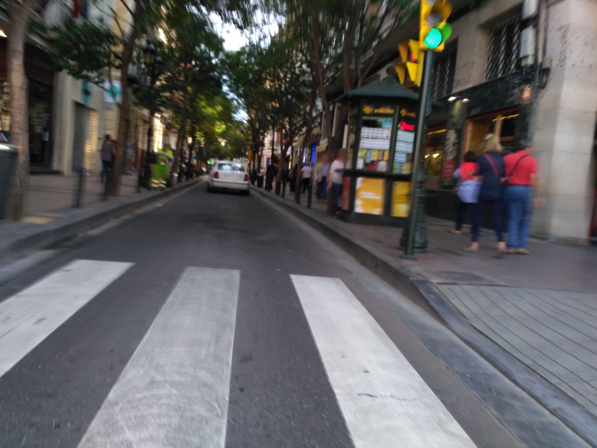 Street view near Hotel Tibur, Zaragoza — © un_tal_ivan (CC BY-SA · Mapillary)