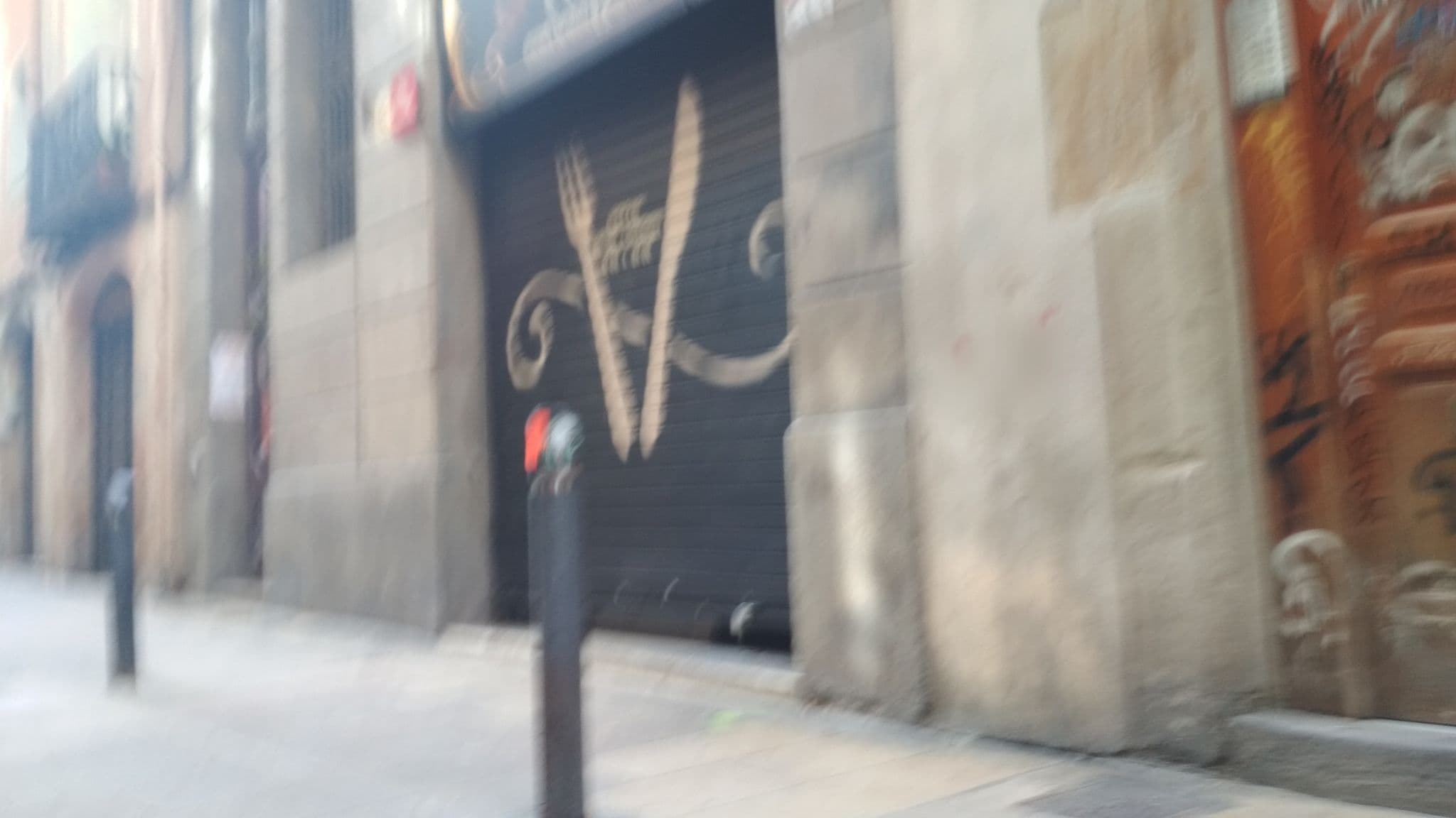 Street view near Casa, Sant Pere, Santa Caterina i La Ribera — © toniserra (CC BY-SA · Mapillary)