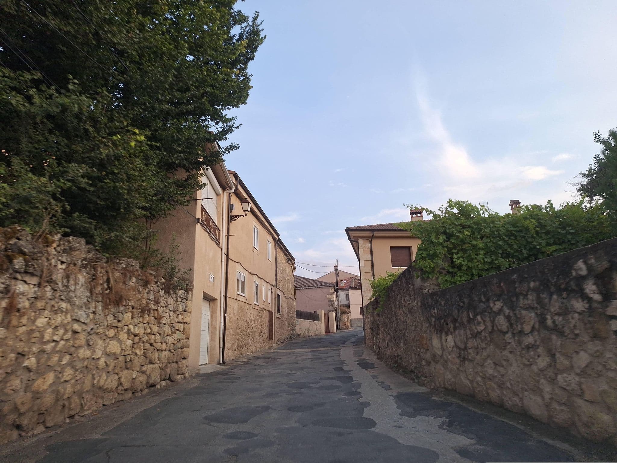 Street view near El Pajar de los Sueños, Buitrago del Lozoya — © Albergarri788 (CC BY-SA · Mapillary)