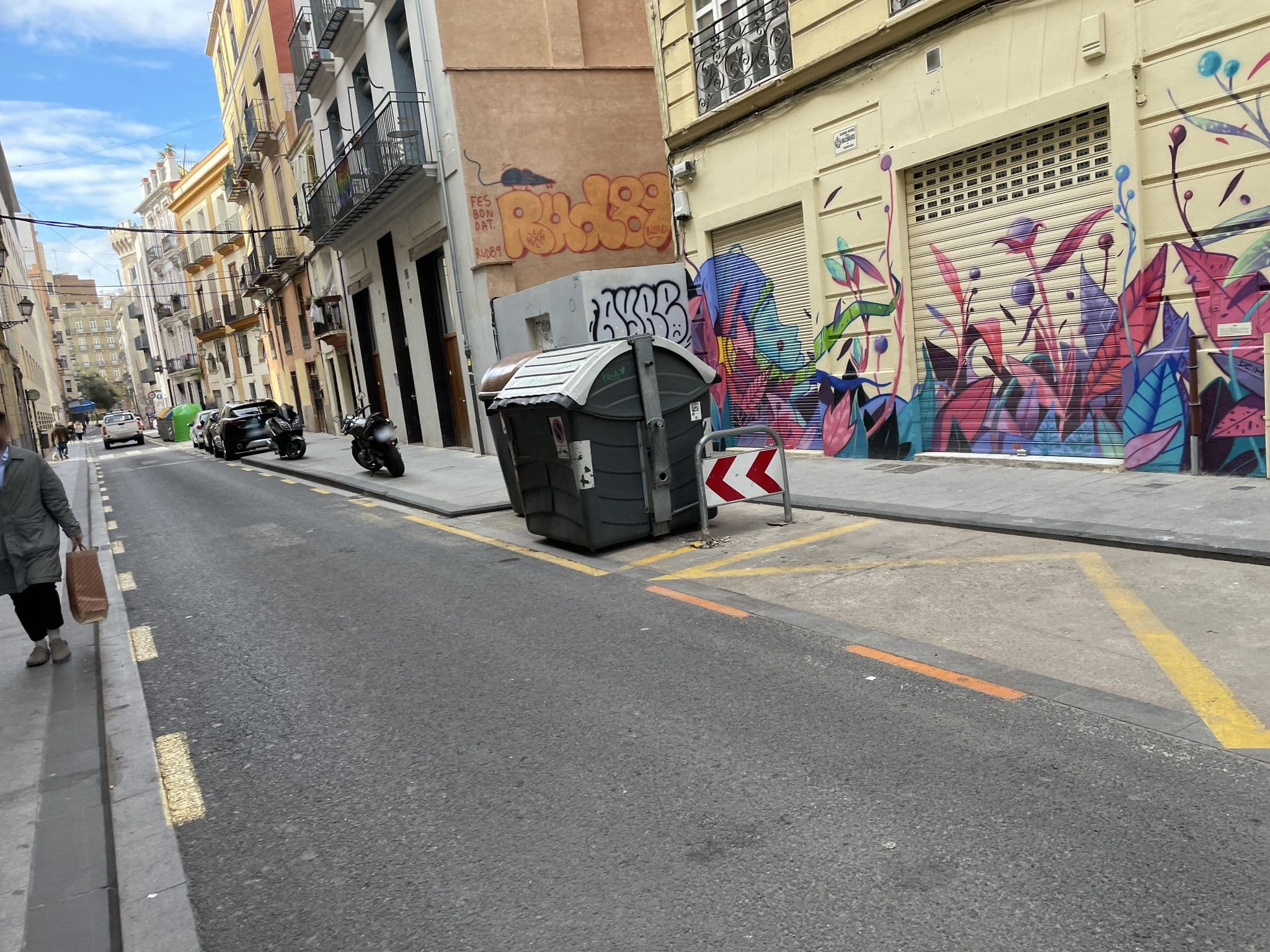 Street view near Valencia Murillo Apartments, Valencia