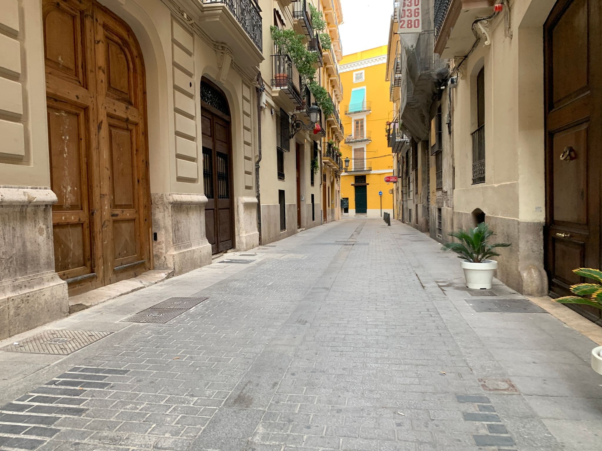 Street view near The Valentia Cabillers, Valencia