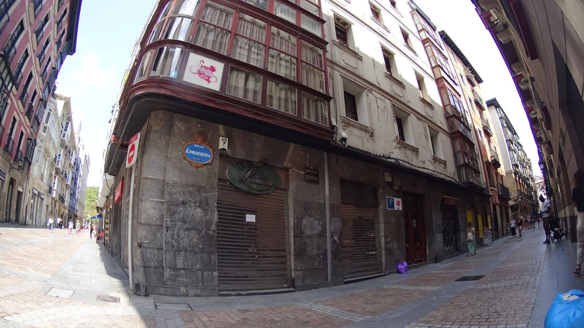 Street view near Aliciazzz Bed And Breakfast, Bilbao — © robertogeb (CC BY-SA · Mapillary)