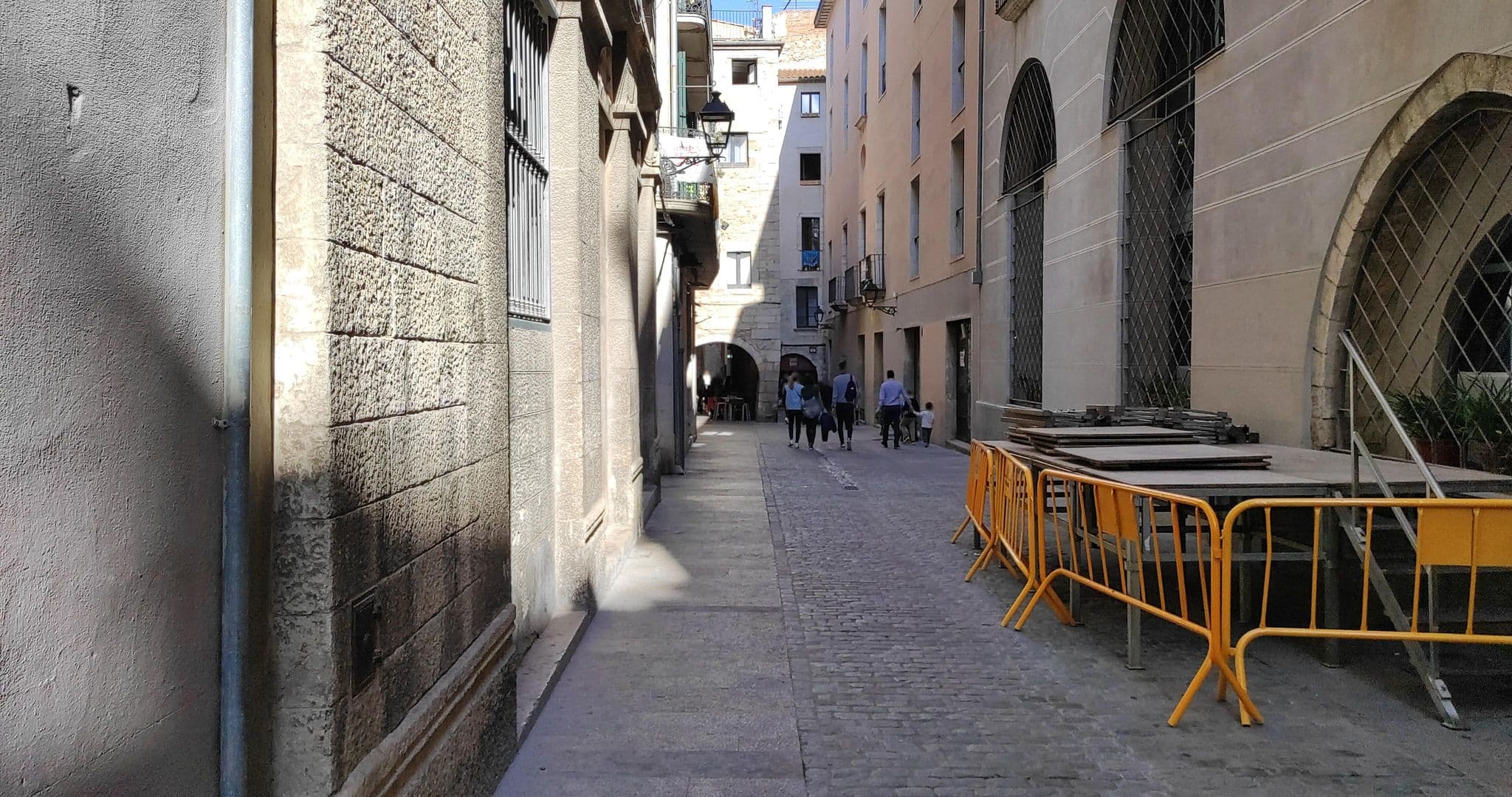 Street view near Alberg - residència Cerveri de Girona, Girona — © yod4z (CC BY-SA · Mapillary)
