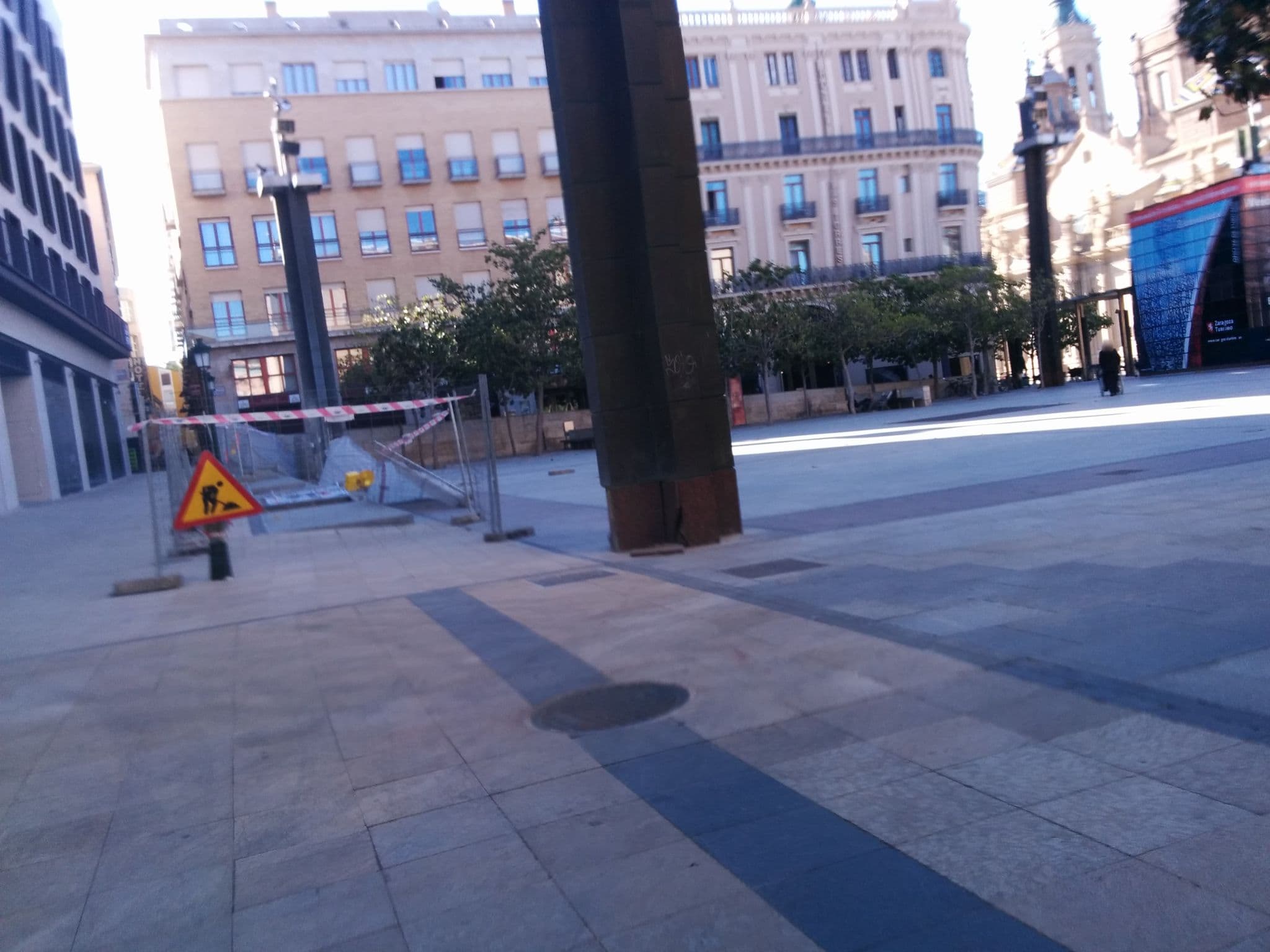 Street view near Apartamentos Sabinas, Zaragoza — © alejandroscf (CC BY-SA · Mapillary)