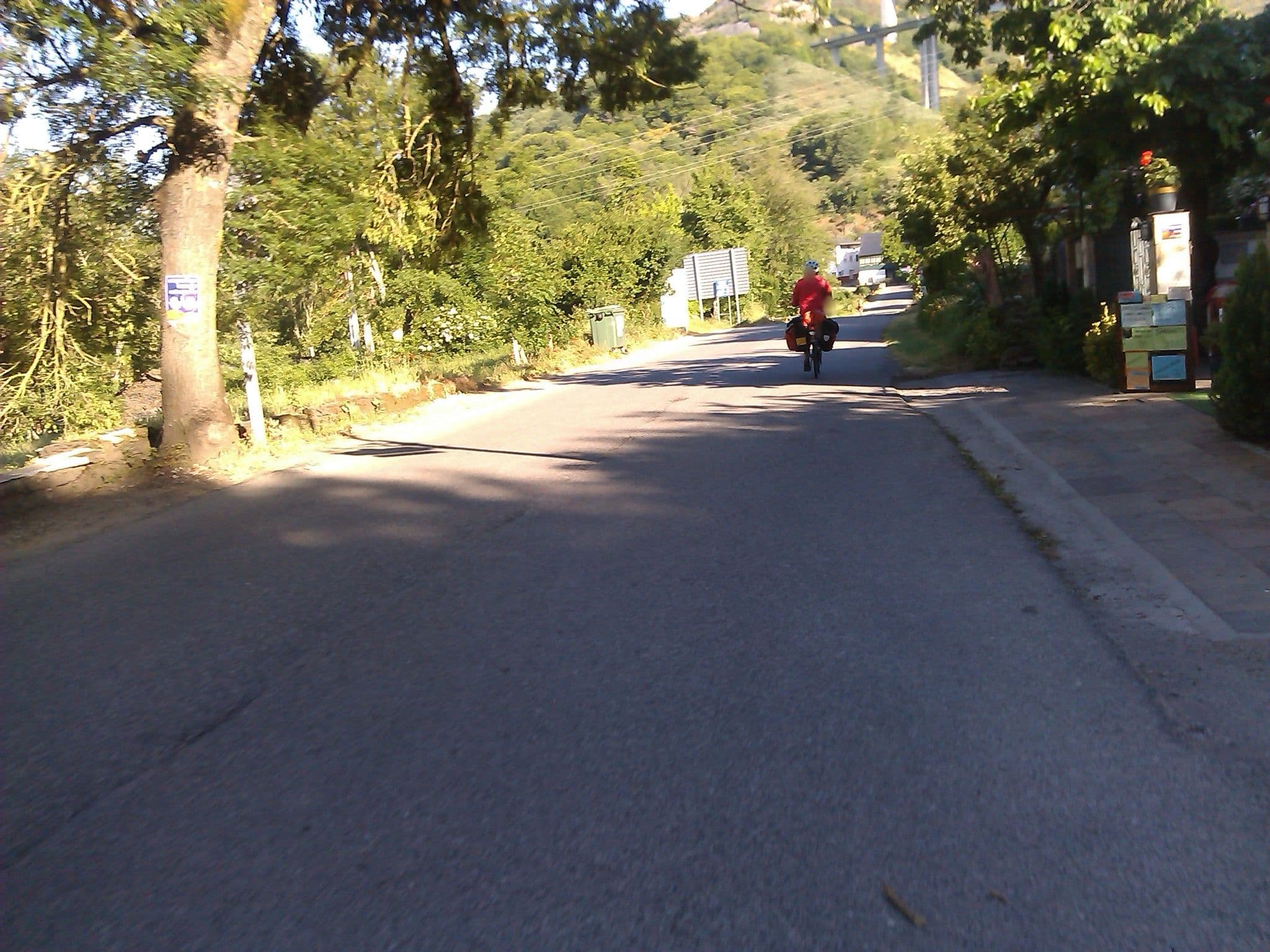 Street view near Albergue San Froilán, Villafranca del Bierzo — © changchun1 (CC BY-SA · Mapillary)