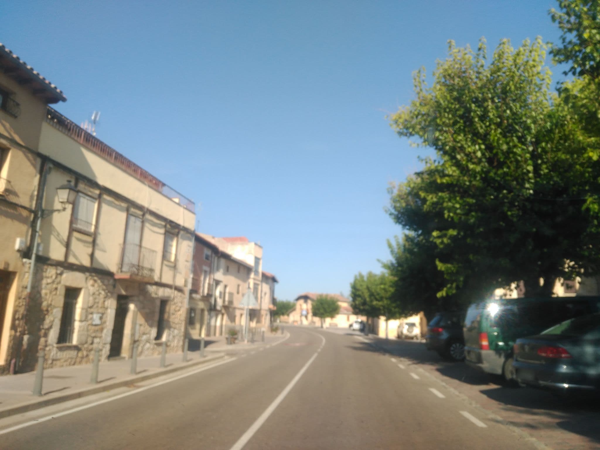 Street view near Casa rural de La Abuela, Aranda de Duero — © sanchi (CC BY-SA · Mapillary)