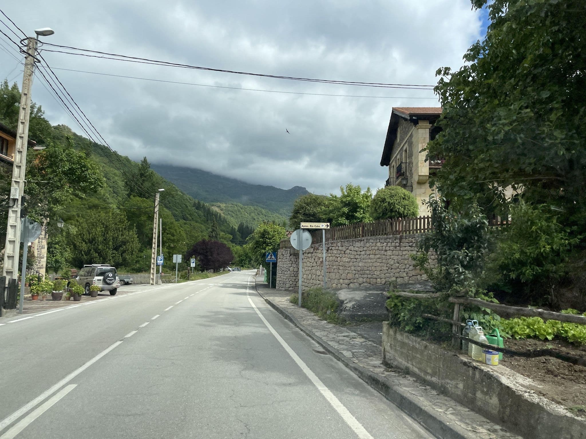 Street view near Rio Cubo, Potes
