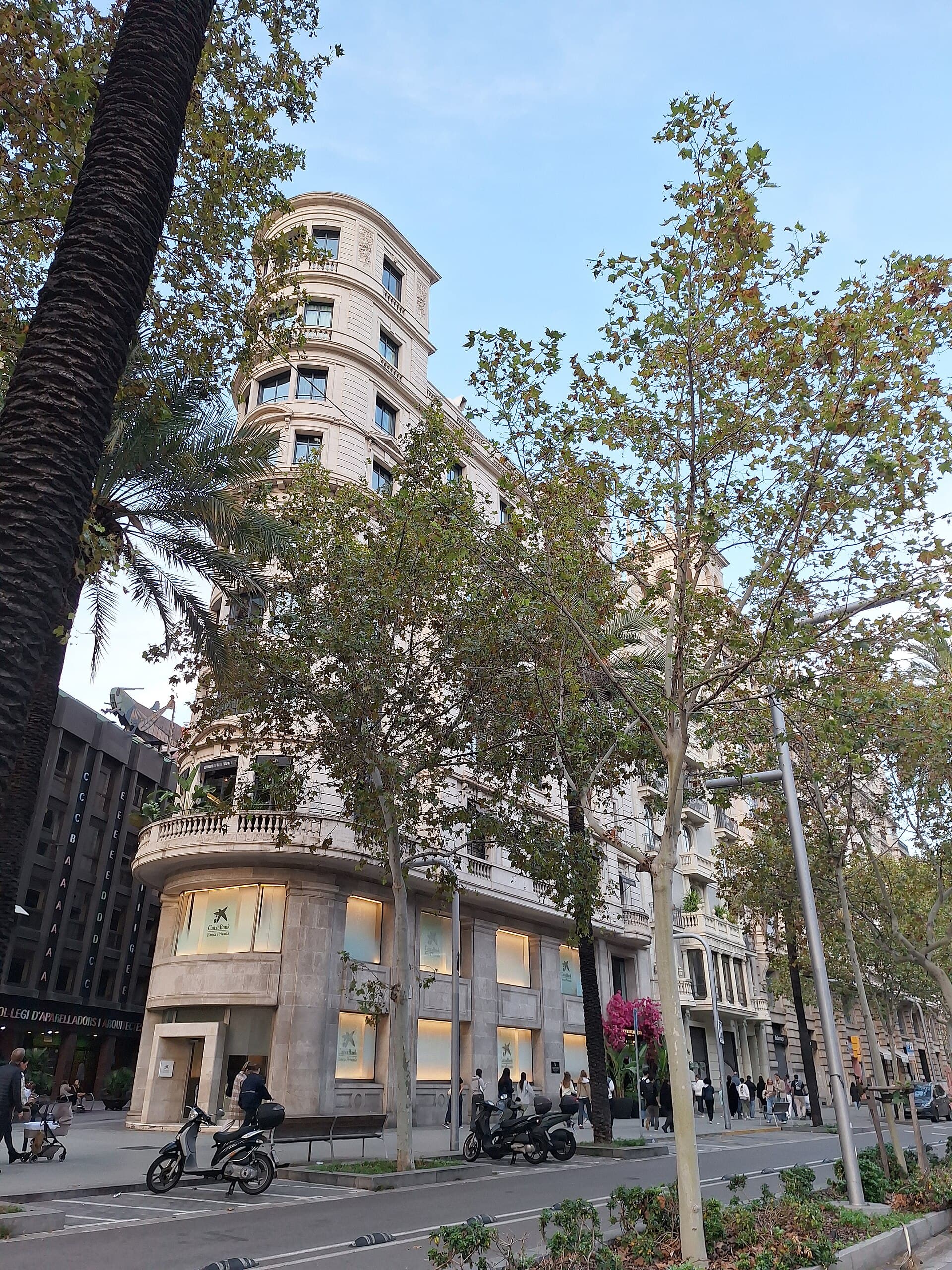 Wilson Boutique Hotel (via Wikimedia Commons, CC BY-SA 3.0)