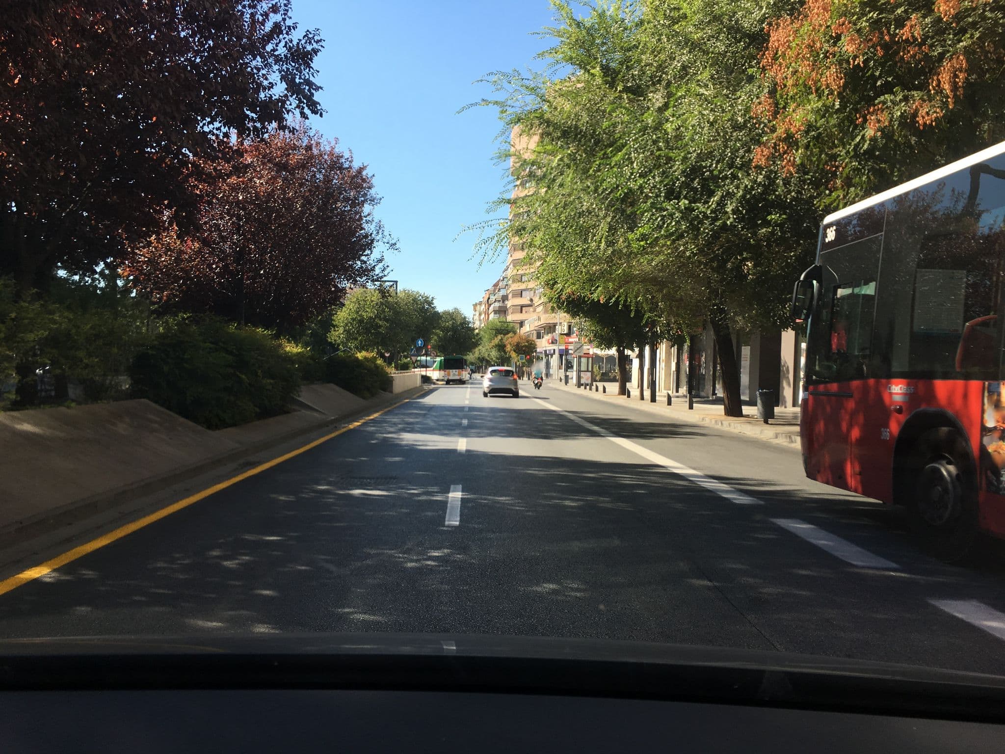 Street view near Hotel Macià Cóndor, Granada
