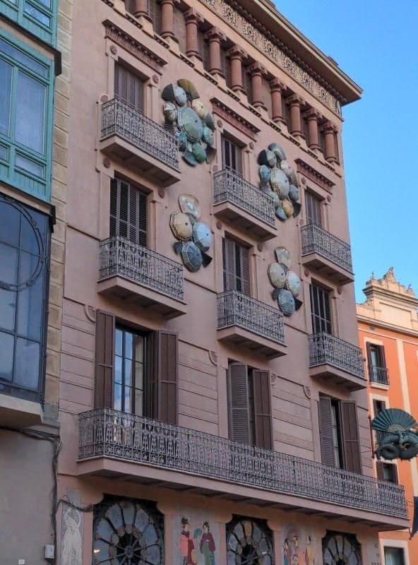 Street view near May Ramblas Hotel, Ciutat Vella — © iragersh (CC BY-SA · Mapillary)