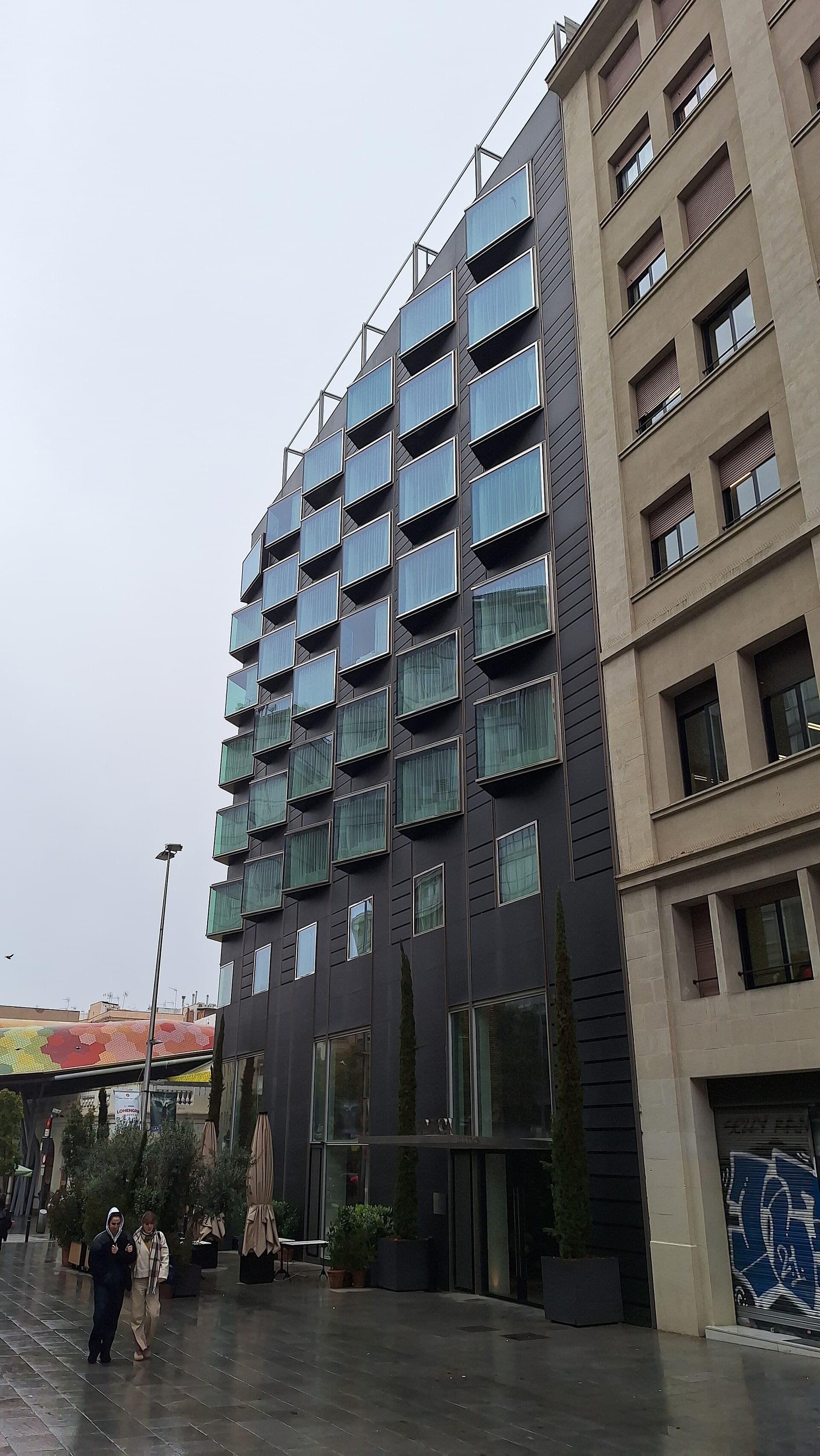 The Barcelona EDITION (via Wikimedia Commons, CC BY-SA 3.0)