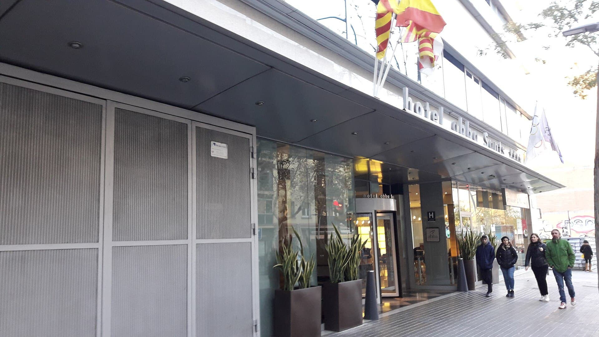 Hotel abba Sants (via Wikimedia Commons, CC BY-SA 3.0)