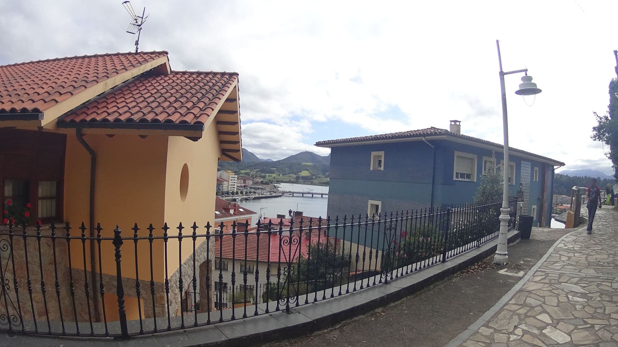Street view near Hotel Brisas del Sella, Ribadesella — © robertogeb (CC BY-SA · Mapillary)