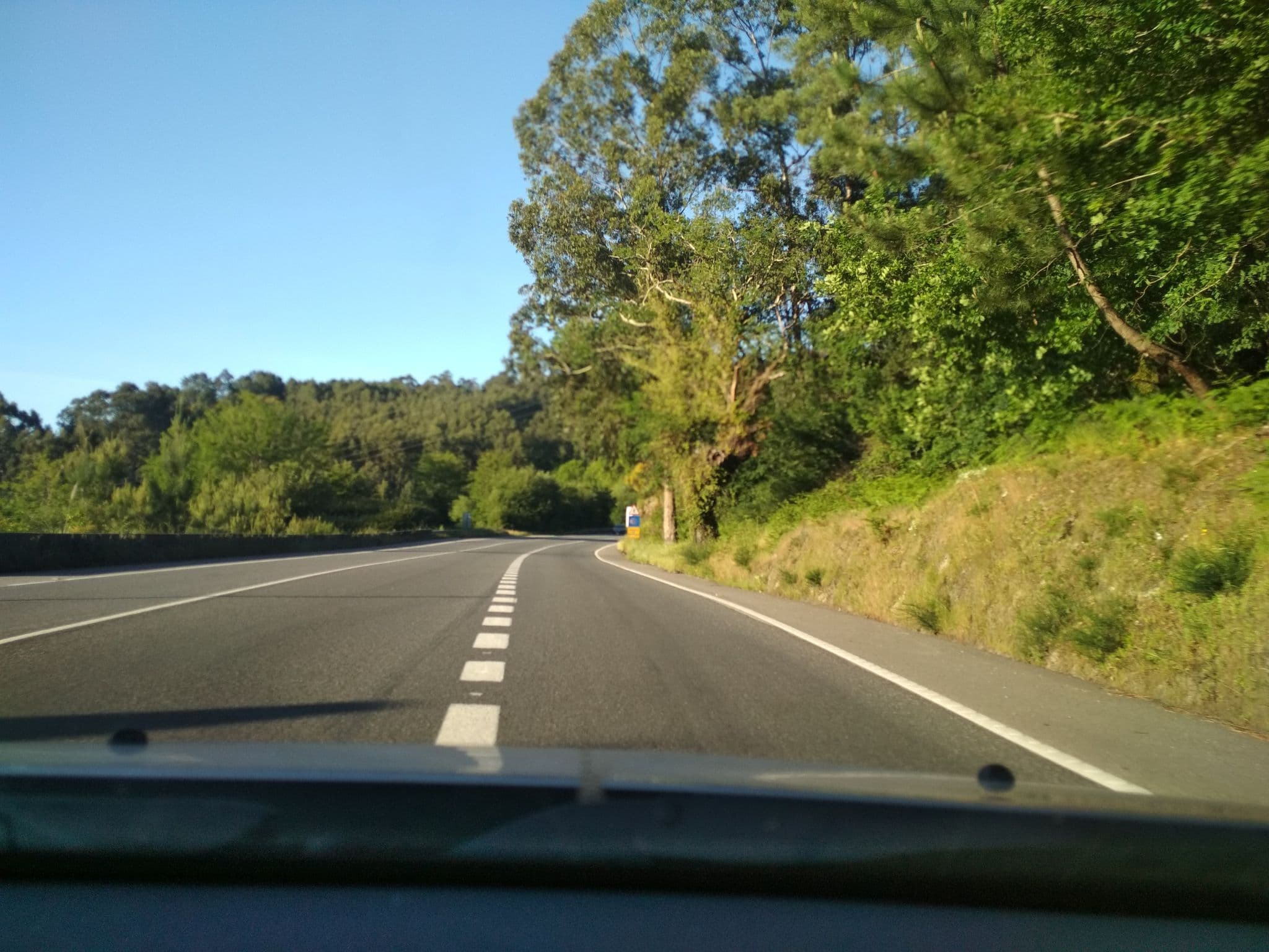 Street view near Albergue O Recuncho do Peregrino, Redondela — © cafeconleche (CC BY-SA · Mapillary)