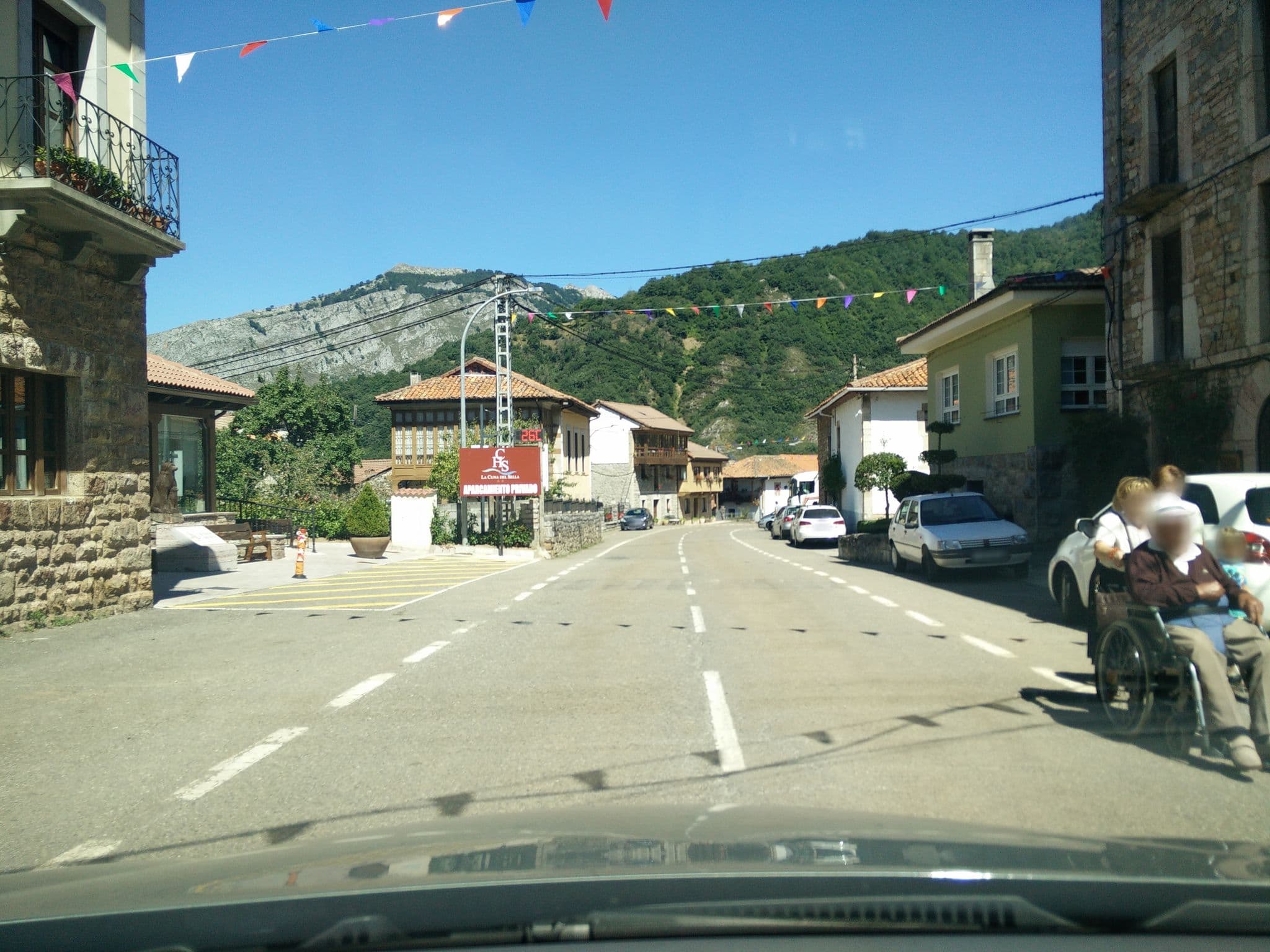 Street view near Hostal La Cuna del Sella, Cangas de Onís — © txenoo (CC BY-SA · Mapillary)