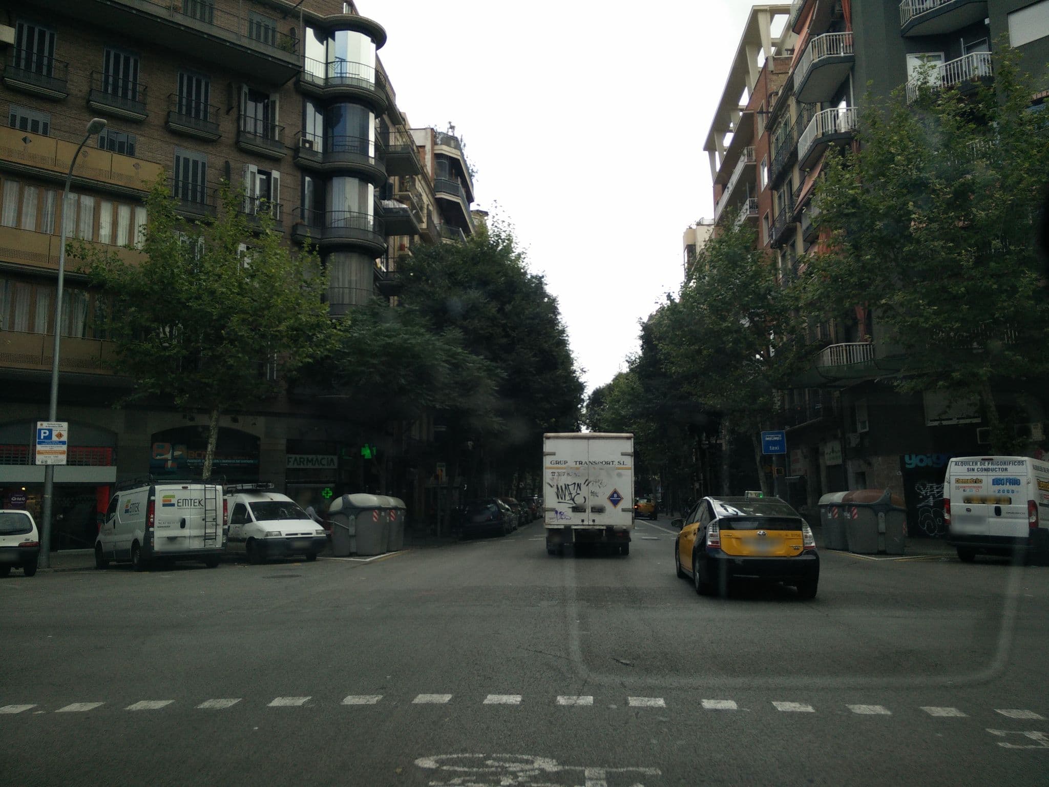 Street view near Hostal Hostemplo, Sagrada Família — © ccossio (CC BY-SA · Mapillary)