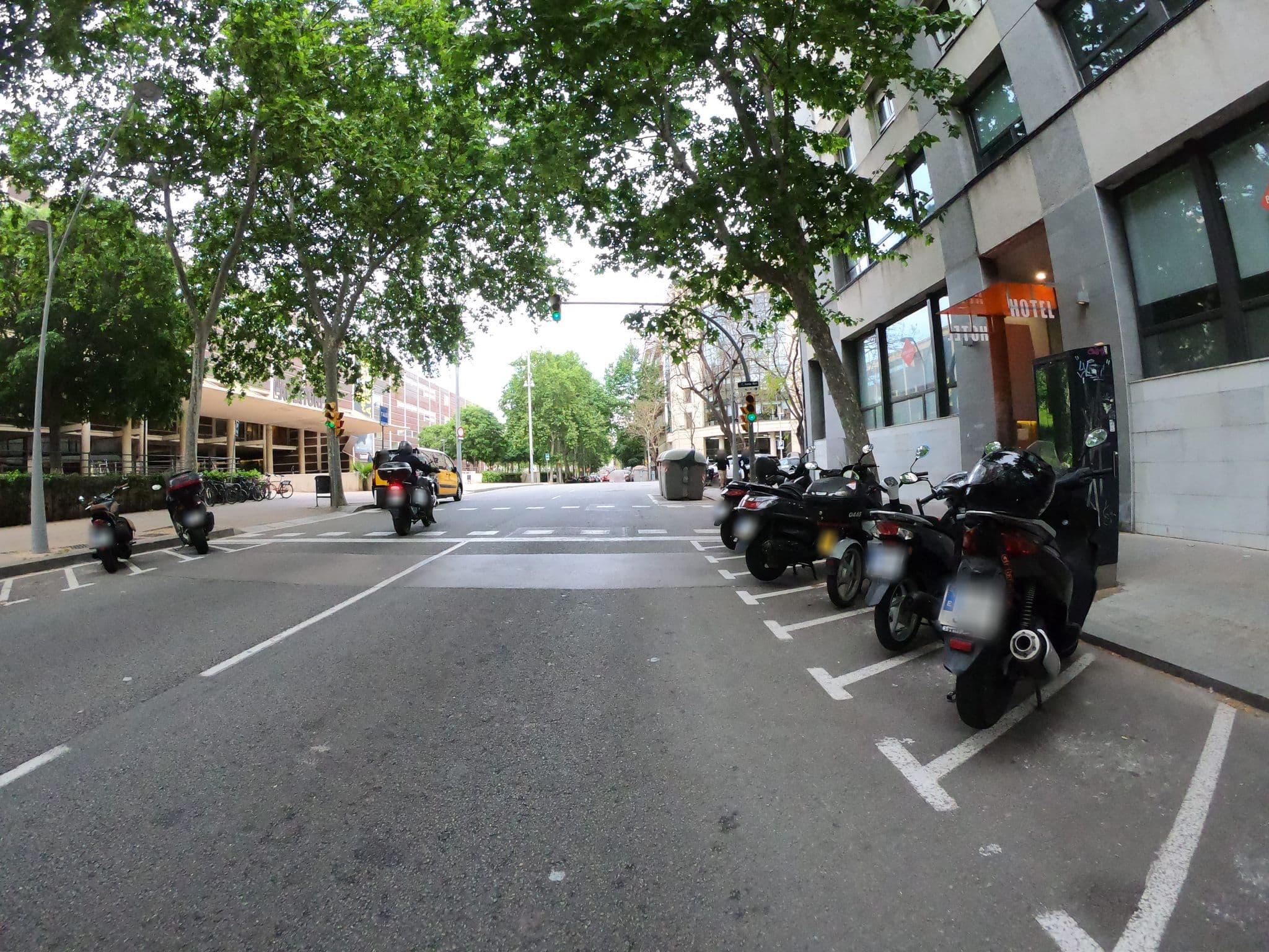 Street view near BarcelonaGO Hotel & Apartments, el Parc i la Llacuna del Poblenou — © rubencarbonero (CC BY-SA · Mapillary)