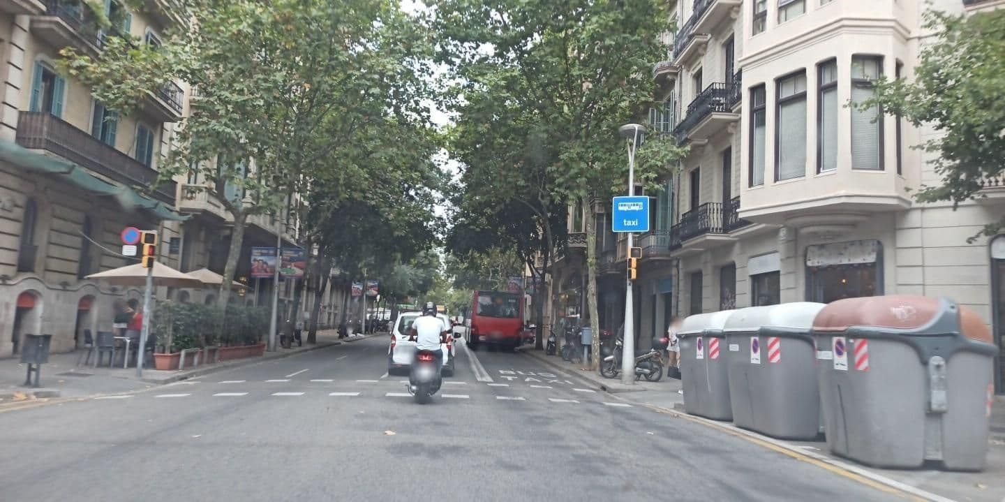 Street view near Bruc & Bruc, Dreta de l'Eixample — © yopaseopor (CC BY-SA · Mapillary)