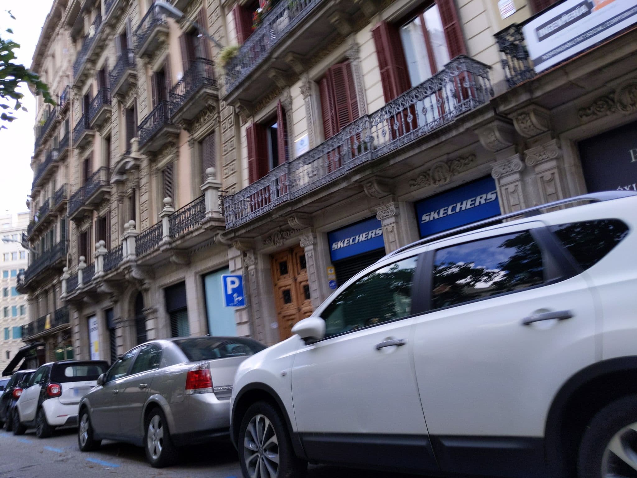 Street view near Art City Hostel, Eixample — © morrocoyvolador (CC BY-SA · Mapillary)