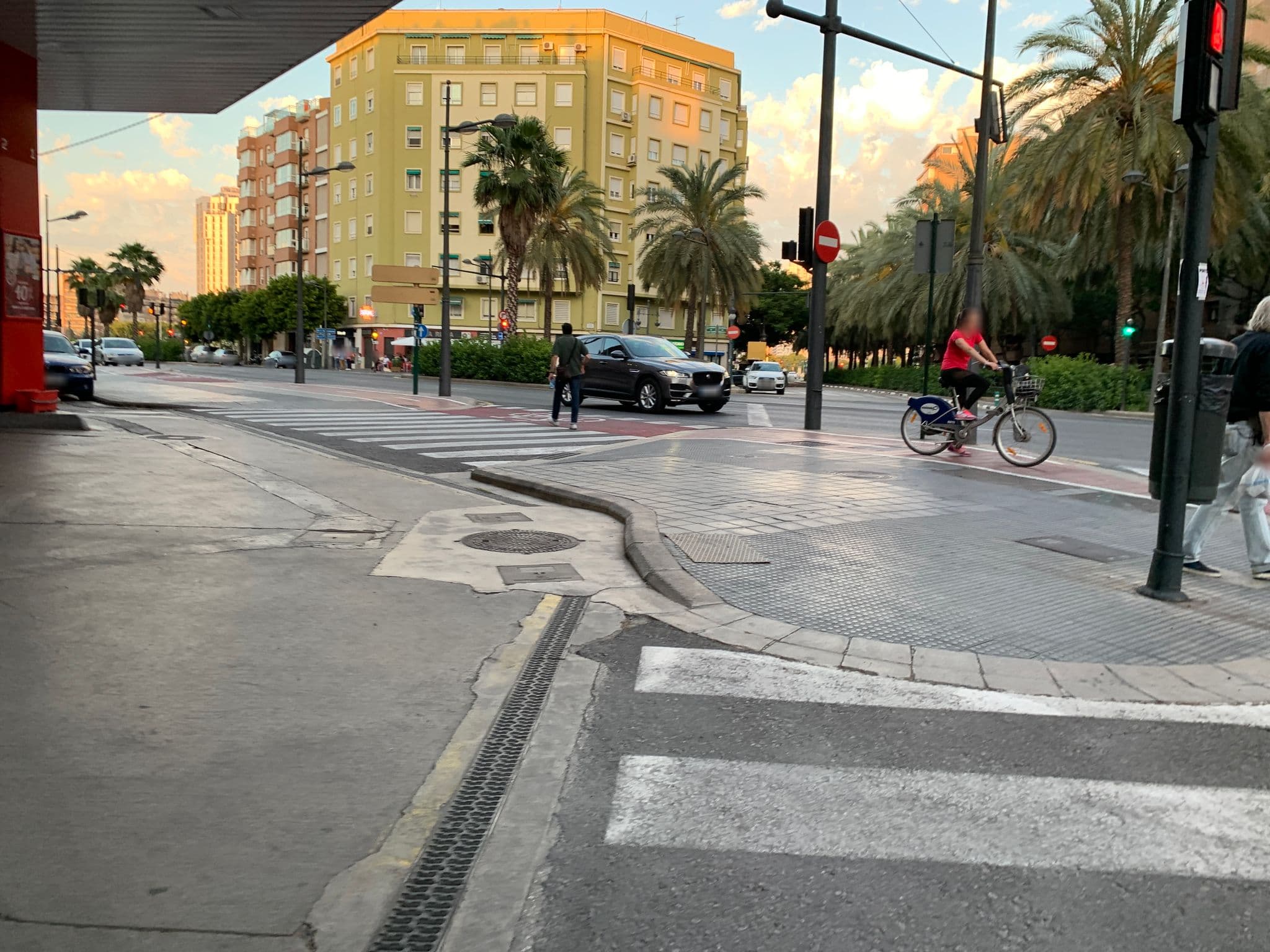 Street view near Dormavalencia hostel, Valencia