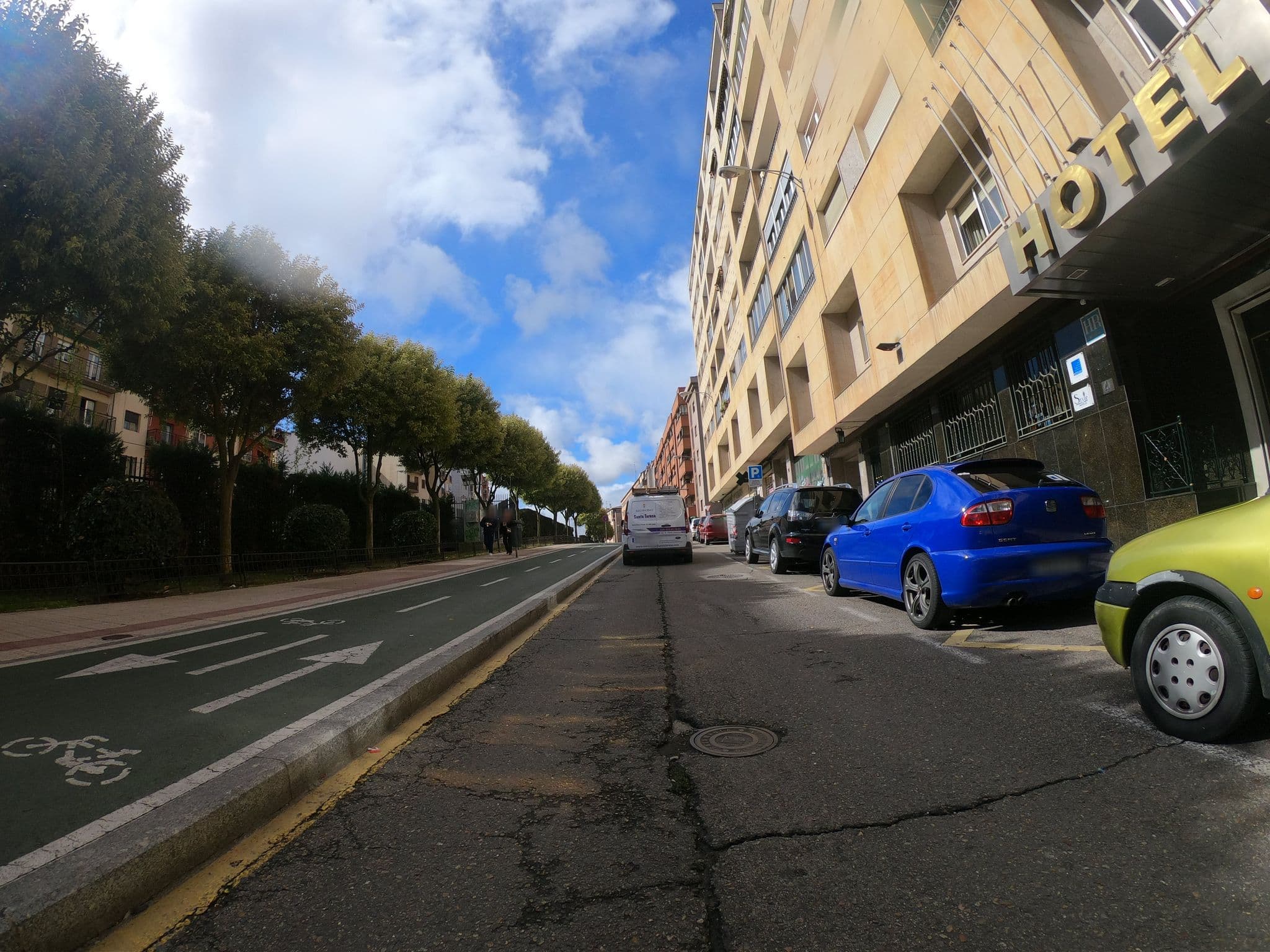 Street view near Residencia Universitaria Aldaba Alameda, Santa Marta de Tormes — © sanchi (CC BY-SA · Mapillary)