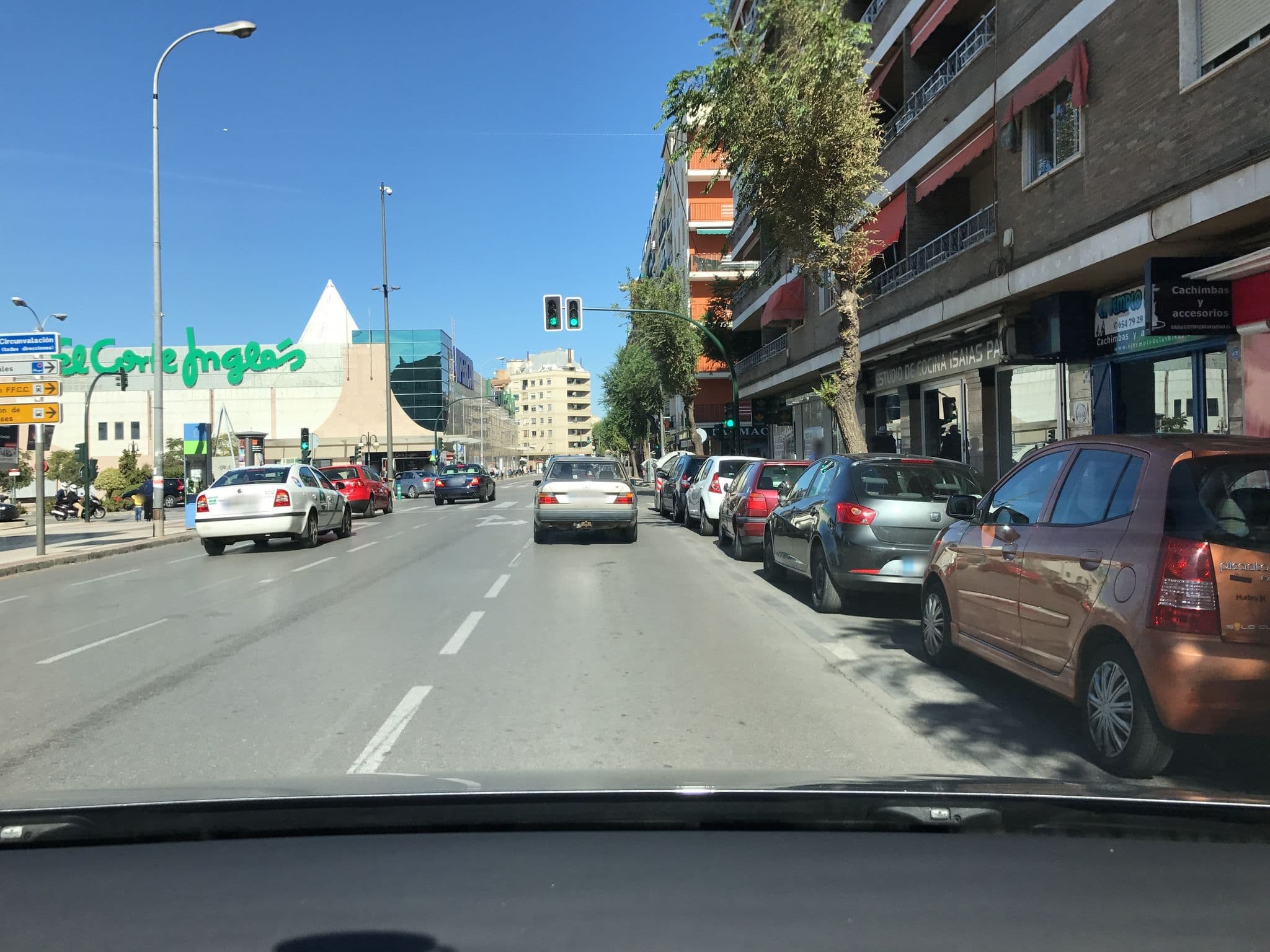 Street view near Hotel Luna Arabial, Granada