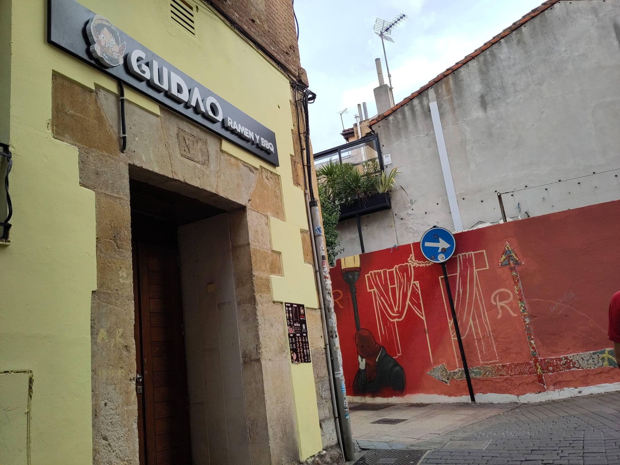 Street view near Hotel Alda Barrio Húmedo, León — © marcuscalabresus (CC BY-SA · Mapillary)