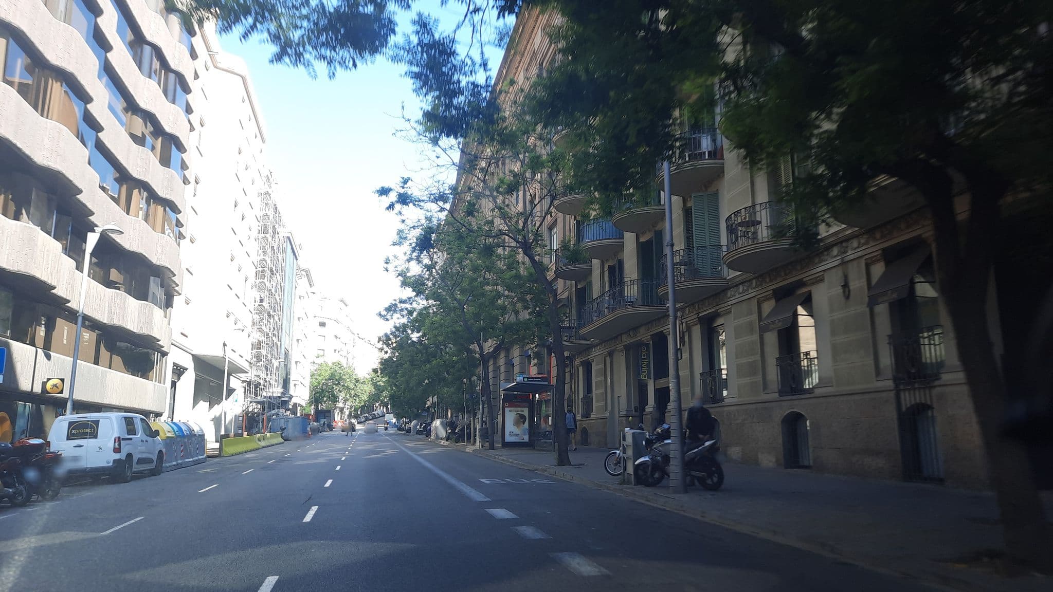 Street view near Signature Apartments Diagonal, Sant Gervasi - Galvany — © aariassanta (CC BY-SA · Mapillary)