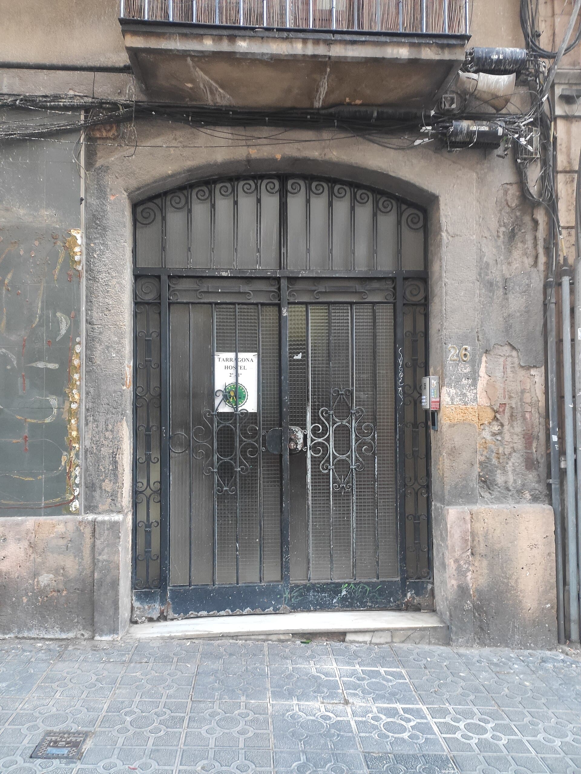 Tarragona Hostel (via Wikimedia Commons, CC BY-SA 4.0)