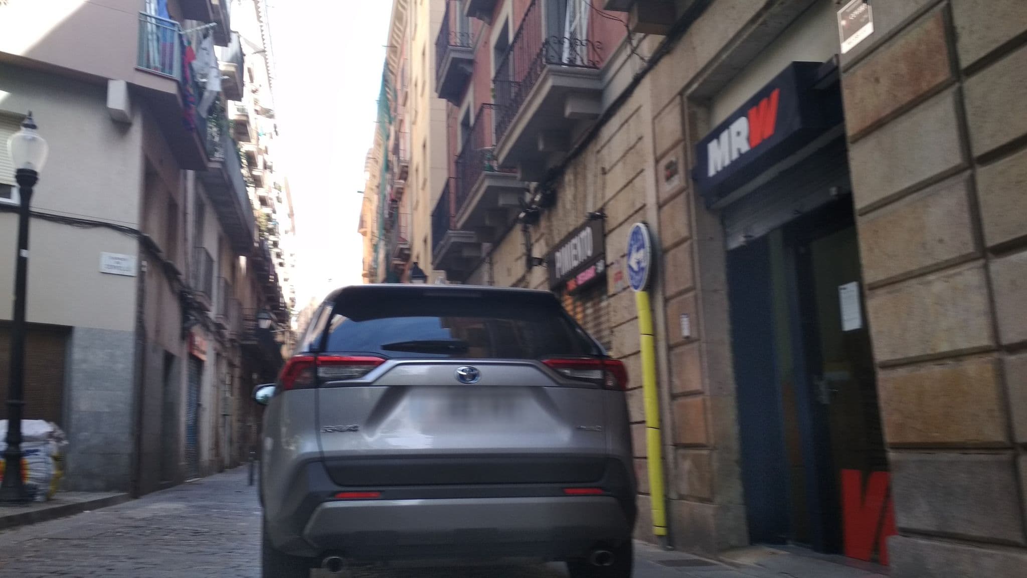 Street view near Sixties Rambla, Ciutat Vella — © toniserra (CC BY-SA · Mapillary)