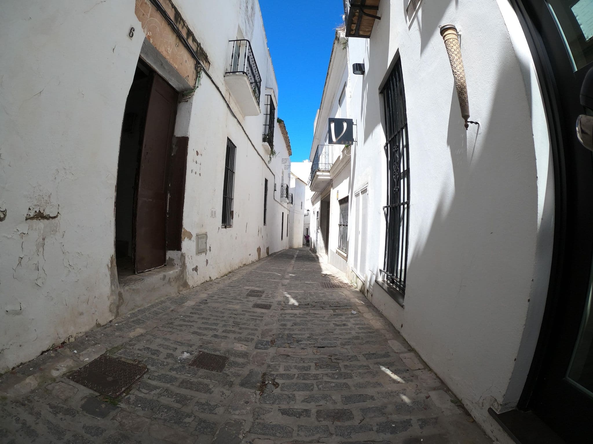 Street view near Hotel V, Vejer de la Frontera — © Langfahrer (CC BY-SA · Mapillary)