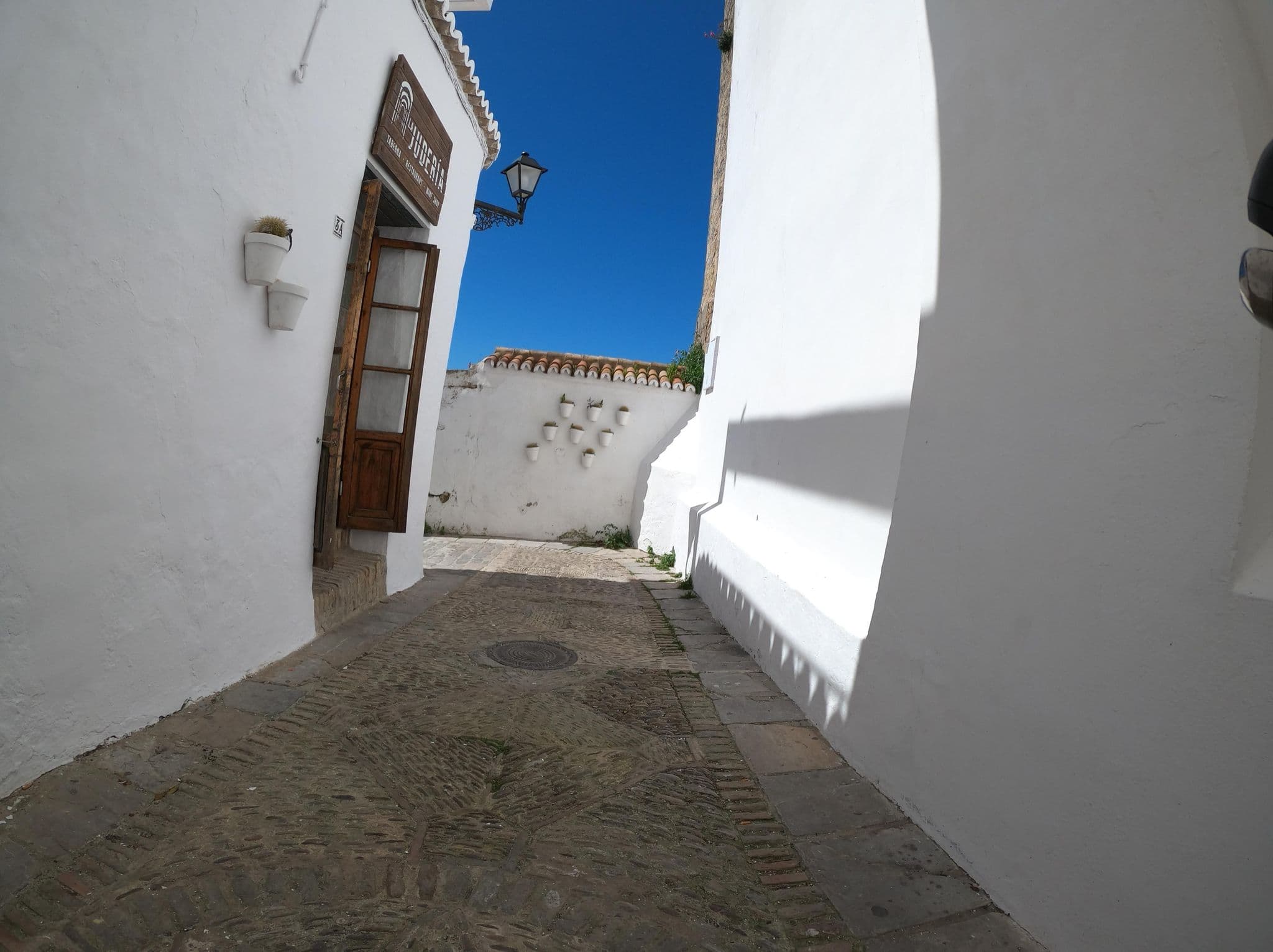 Street view near Casa Juan Bueno, Vejer de la Frontera — © Langfahrer (CC BY-SA · Mapillary)