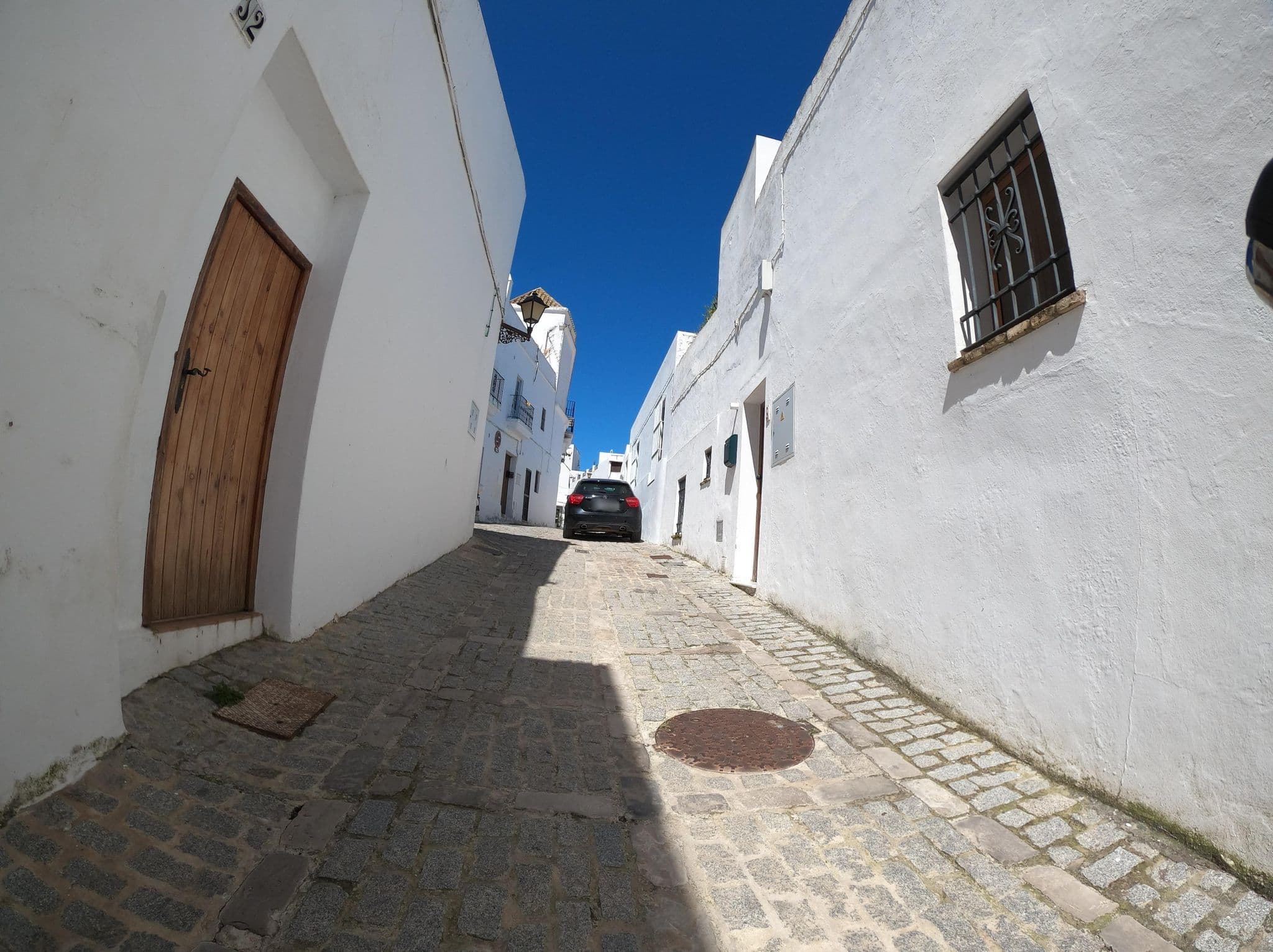 Street view near Hospederia Albariza, Vejer de la Frontera — © Langfahrer (CC BY-SA · Mapillary)
