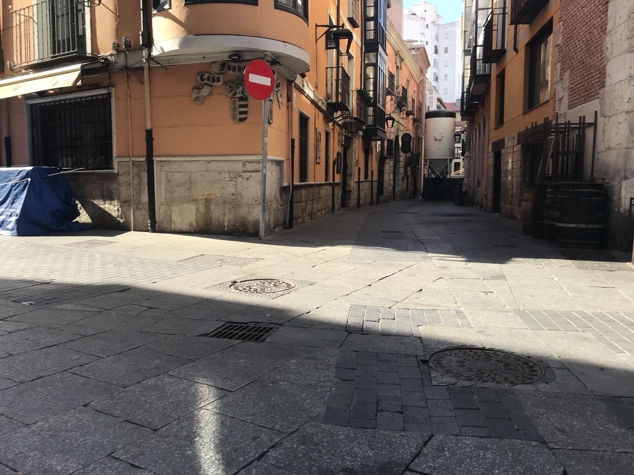 Street view near Apartamentos Plaza Mayor, Valladolid — © miguel_andrade (CC BY-SA · Mapillary)