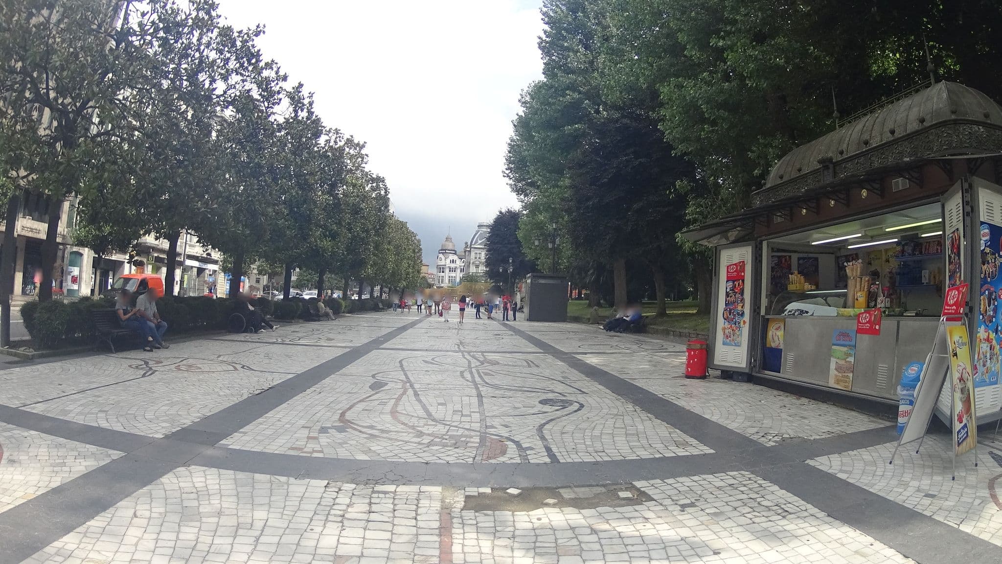 Street view near Suite 1907 Oviedo, Oviedo — © robertogeb (CC BY-SA · Mapillary)