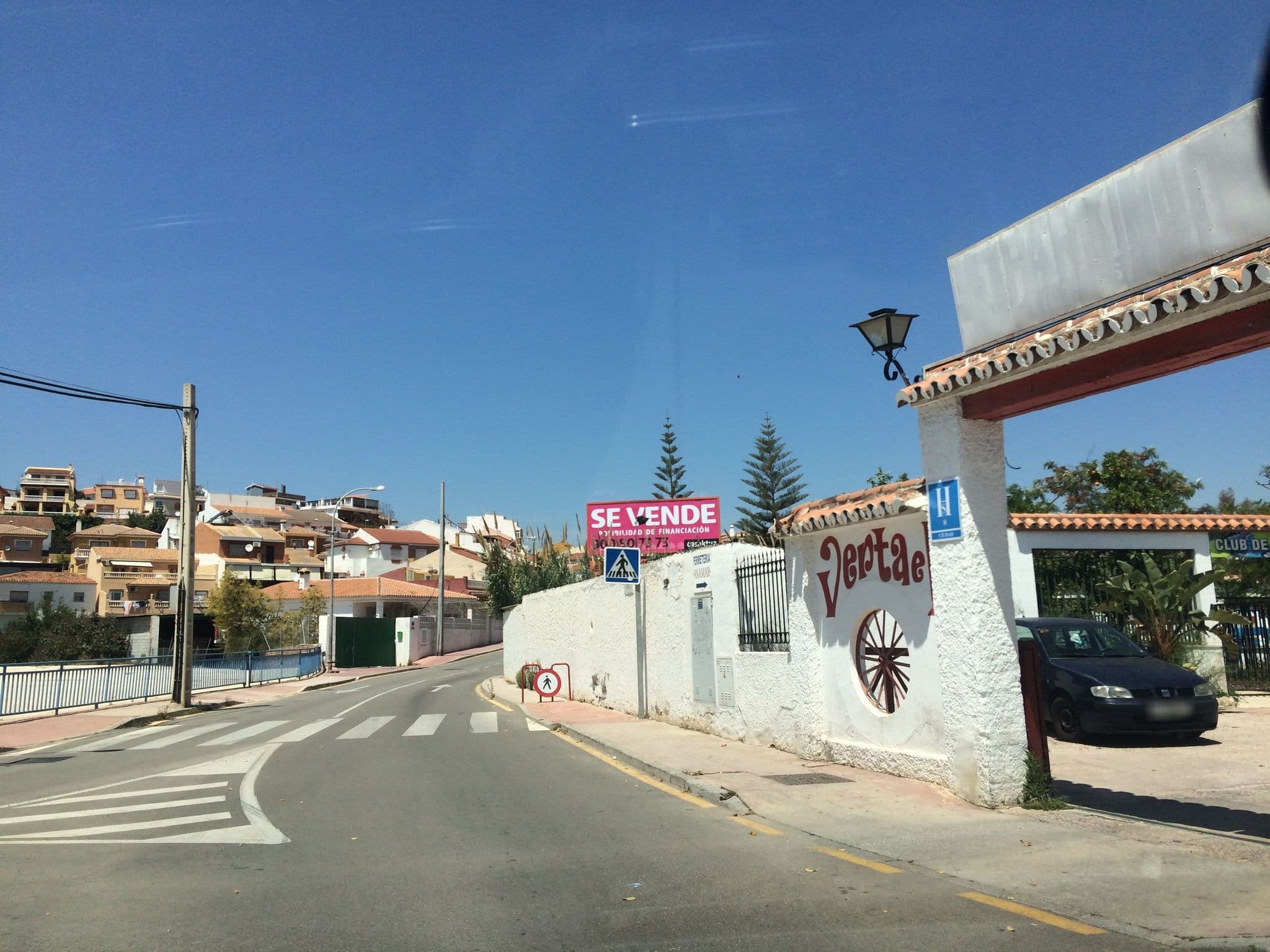 Street view near El Manantial, Málaga