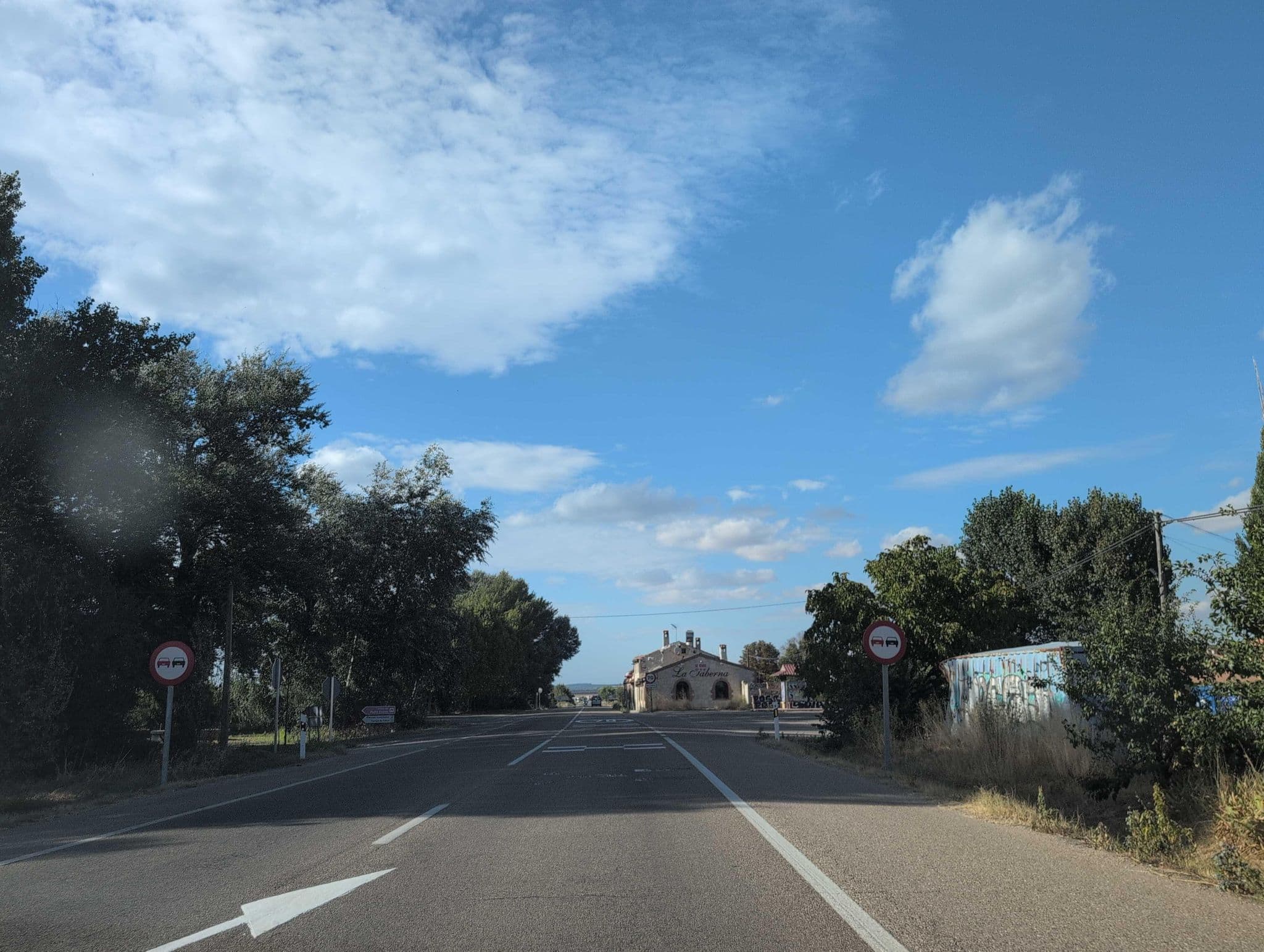 Street view near Casa Rural La Parrala, Aranda de Duero — © Albergarri788 (CC BY-SA · Mapillary)