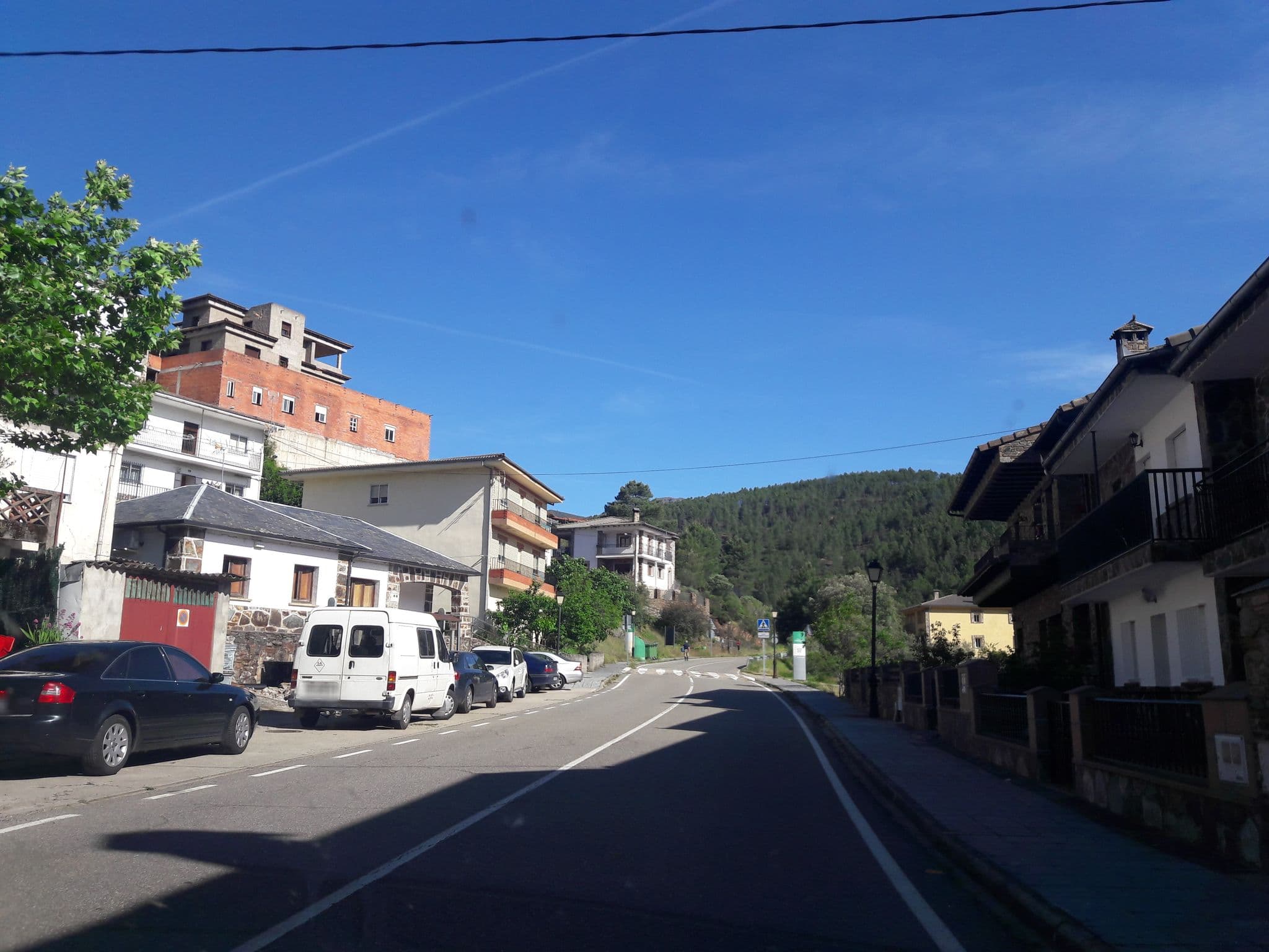 Street view near Mesón El Labrador, La Alberca — © civitas (CC BY-SA · Mapillary)