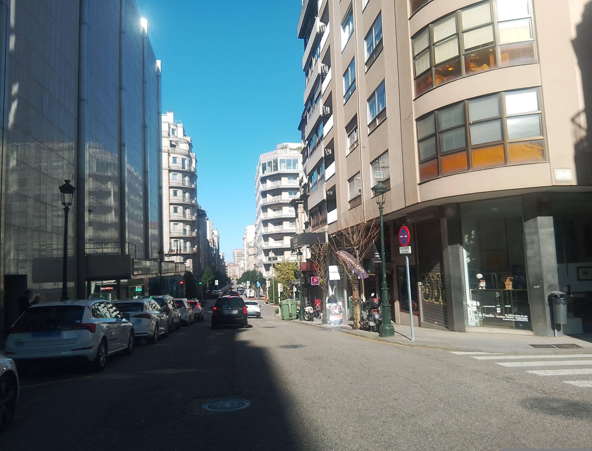 Street view near Sercotel Tres Luces, Vigo — © EAPI (CC BY-SA · Mapillary)