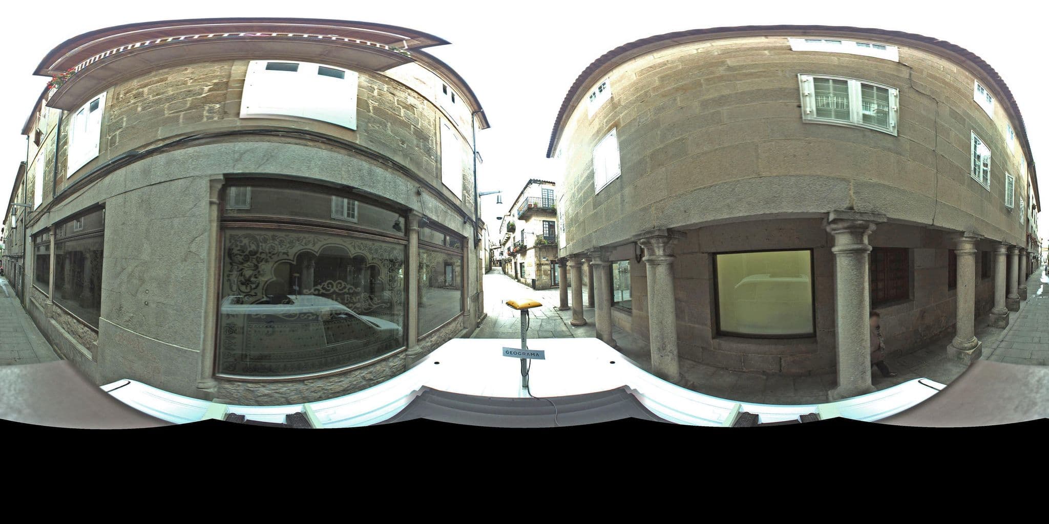 Street view near Turoqua Hostel, Pontevedra — © sgonzalezd (CC BY-SA · Mapillary)
