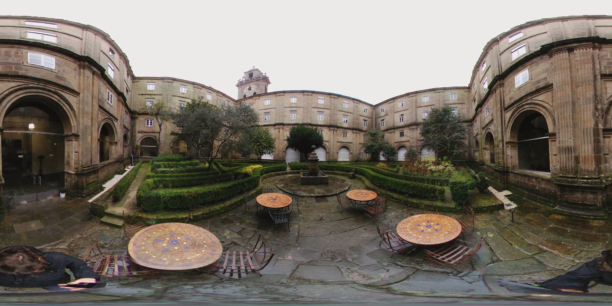 Street view near Domus Stellae, Santiago de Compostela