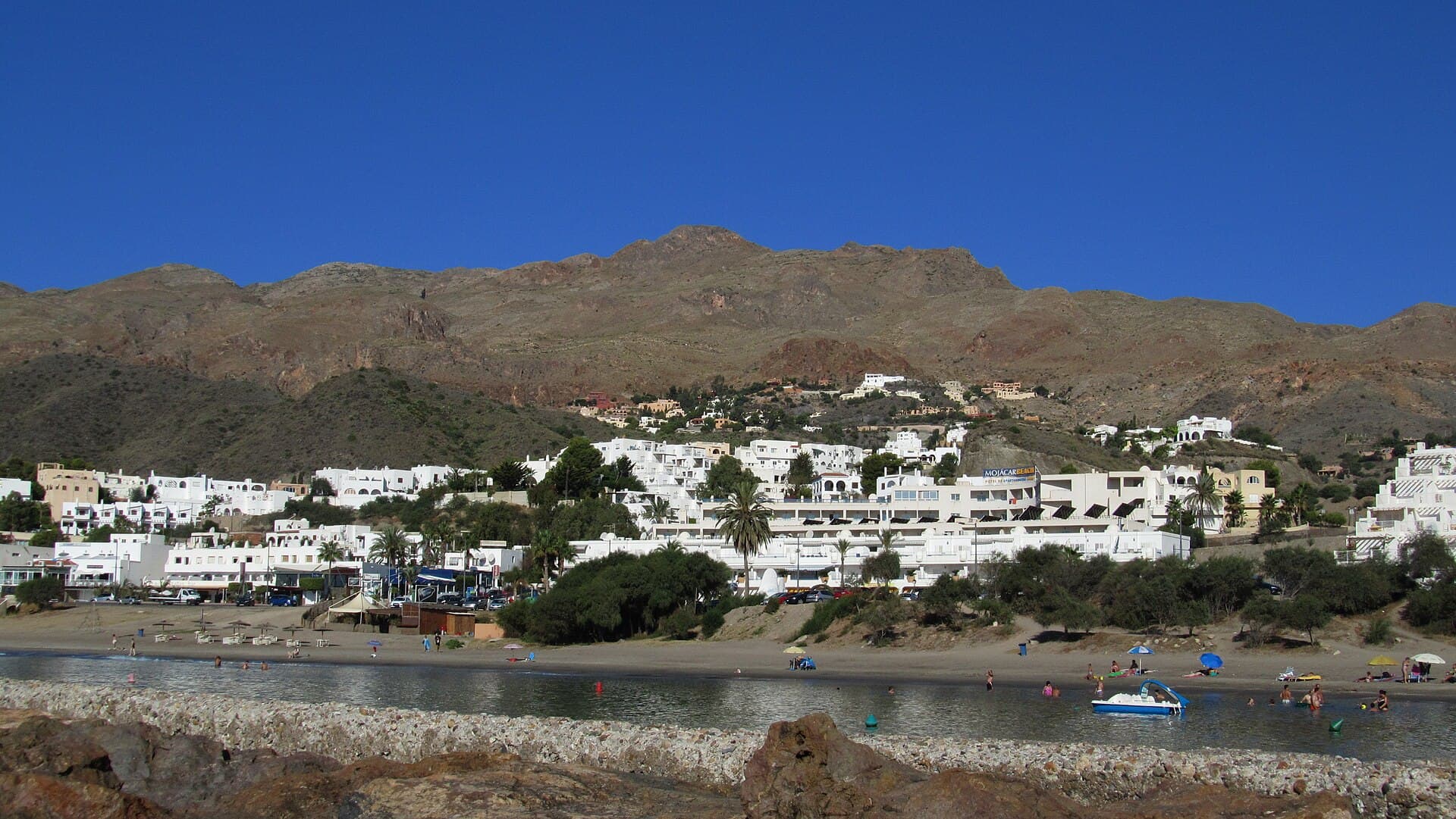 Mojacar Playa (via Wikimedia Commons, CC BY-SA 3.0)